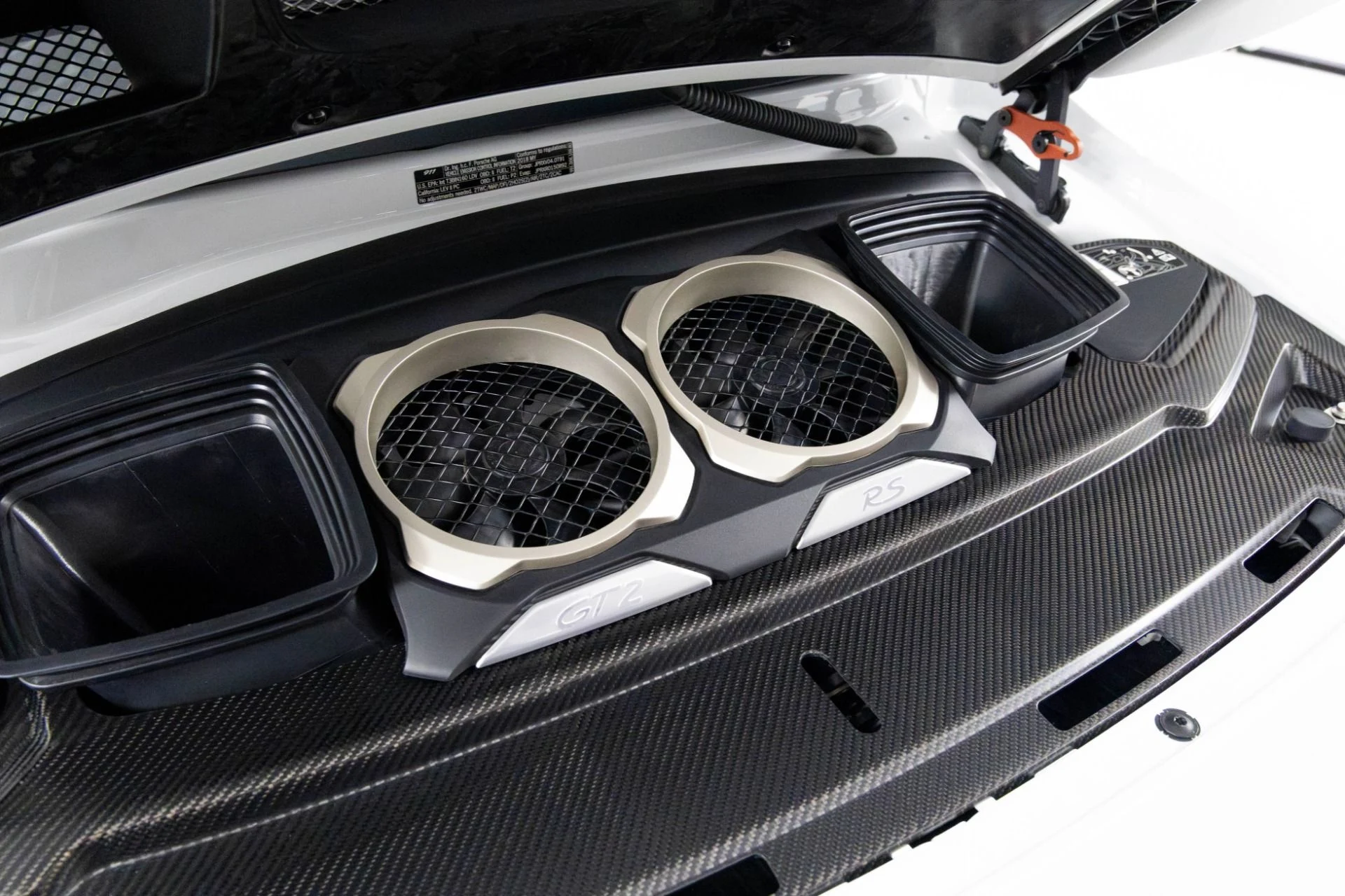 mph050_2362775546_Used_2018_Porsche_911_GT_2_RS_1762386690_9996c63218