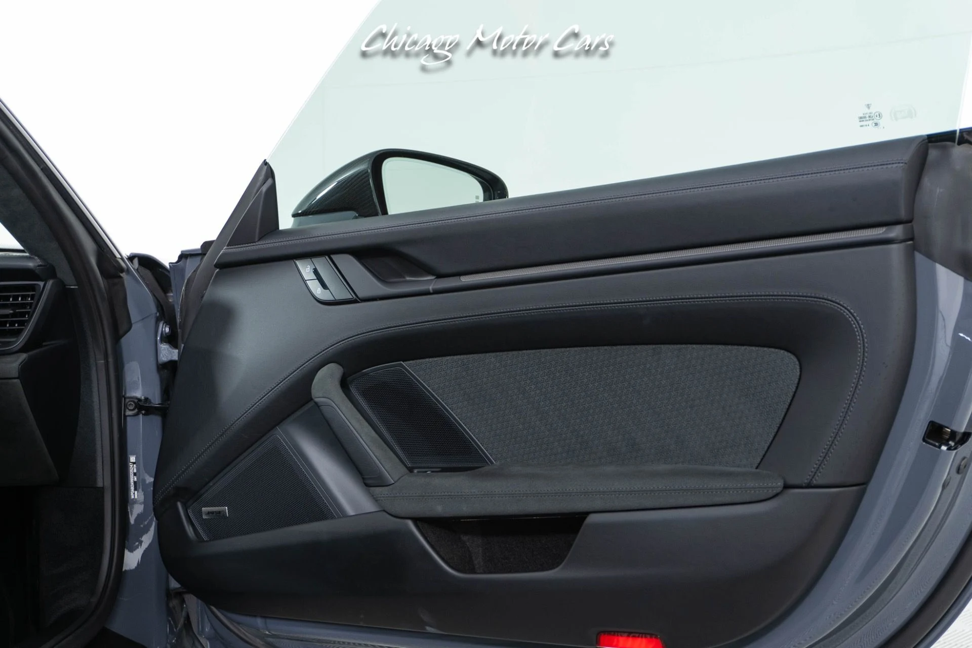 mph050_2371560682_13067_p51_l_d97b92667f