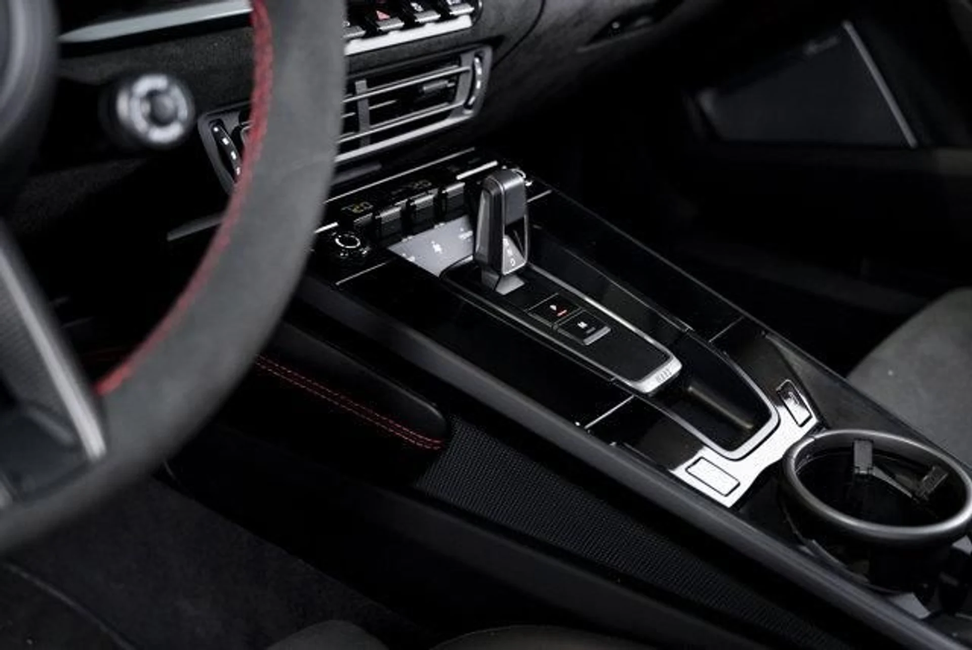 mph050_2388206622_p13_GQ_Amn_P2k_Ctb6_HNTE_XKH_Hn_DA_5387d3c981