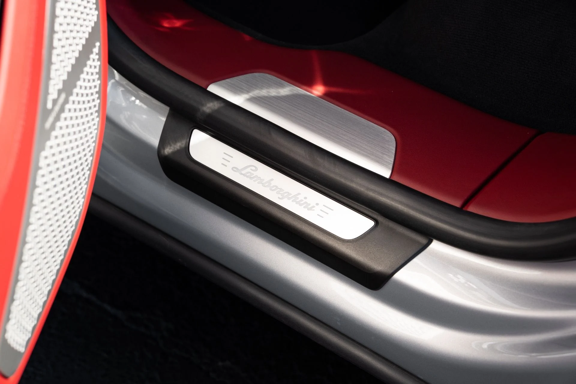 mph050_2401142045_Used_2022_Lamborghini_Urus_1770690392_315d463932