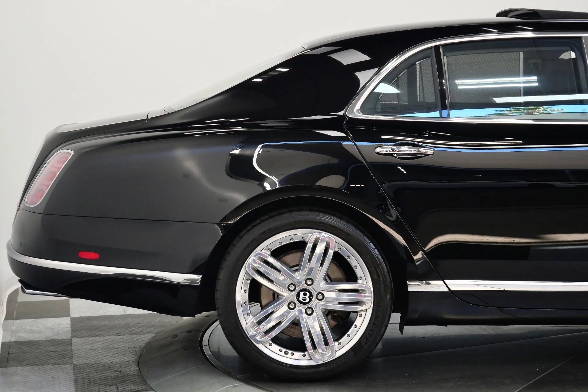 mph050_2412081980_Used_2013_Bentley_Mulsanne_Premier_Specification_Heated_and_Ventilated_Seats_1783449145_202e7257a0