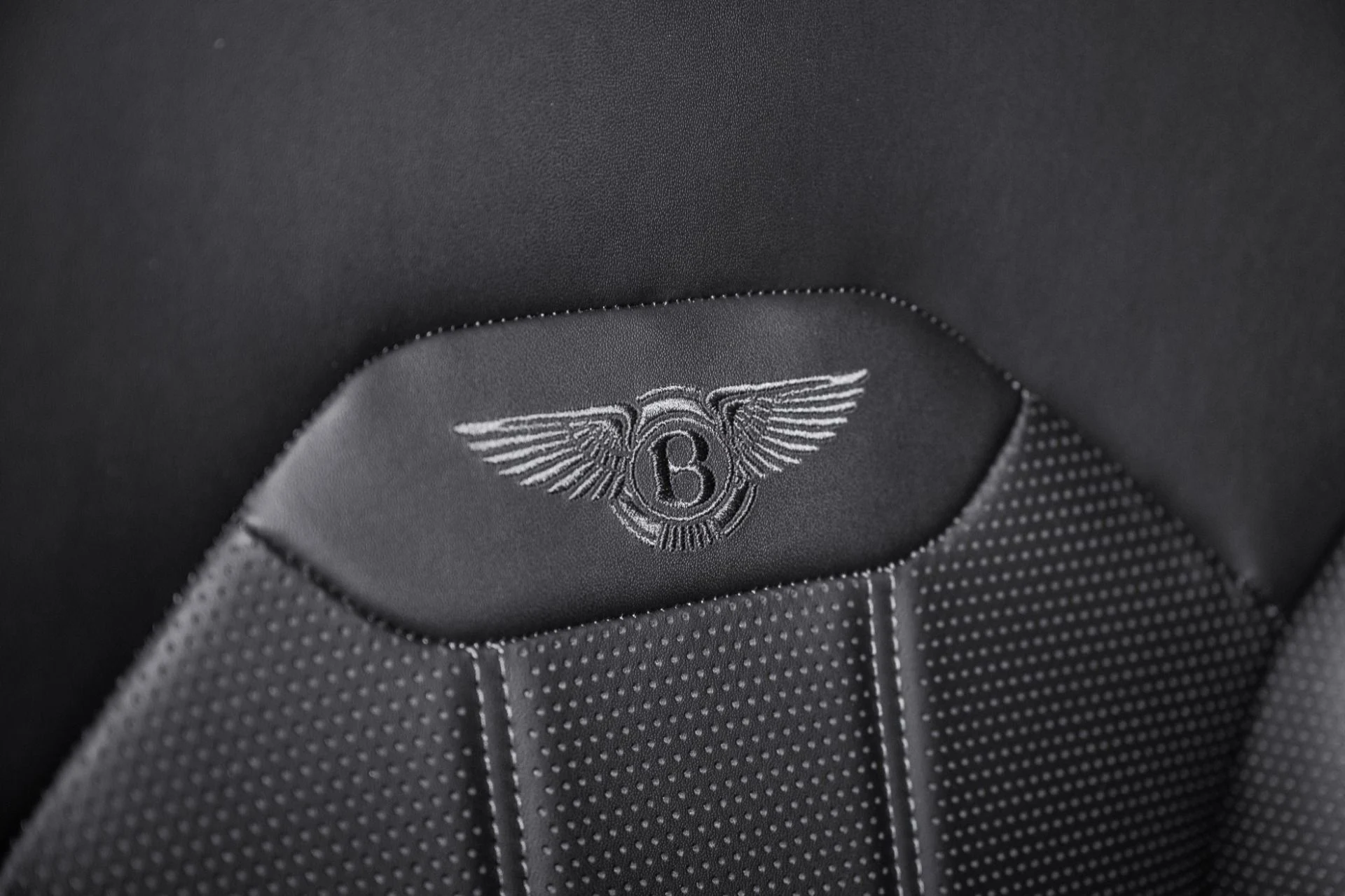 mph050_2422233531_Used_2022_Bentley_Bentayga_S_1782792114_bd627dffb2