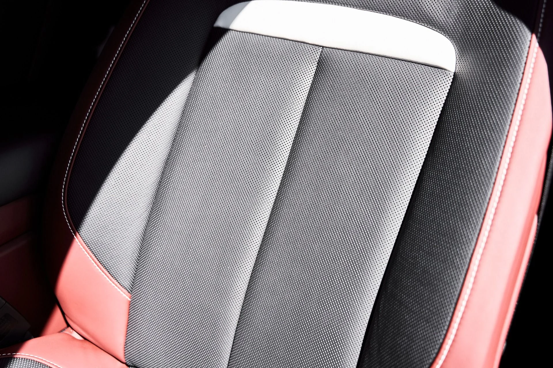 mph050_2442383335_Used_2026_Rolls_Royce_Cullinan_1774544541_13192fc8a7