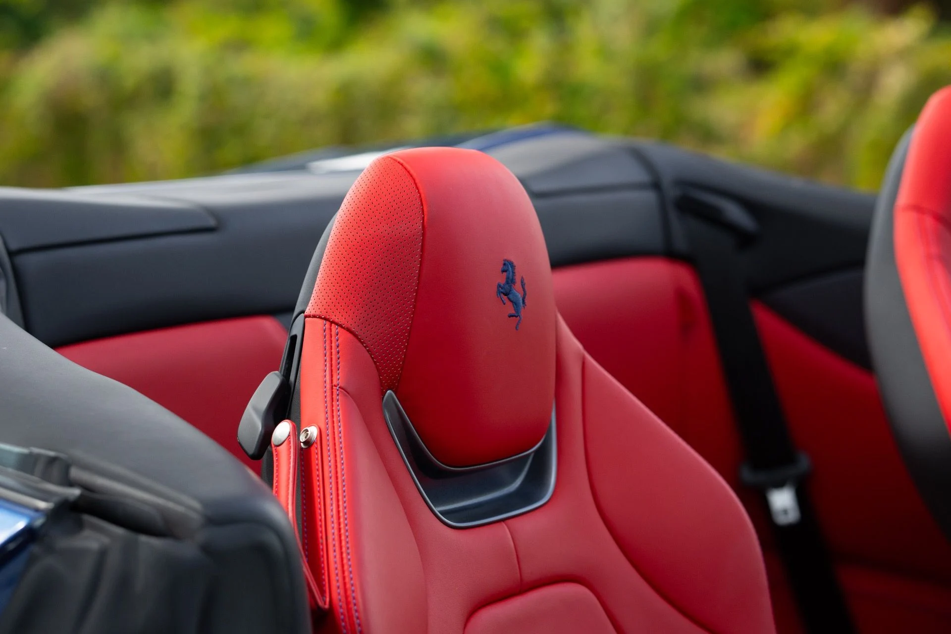 mph050_2486097151_Used_2019_Ferrari_Portofino_1780888386_6131f2a69f