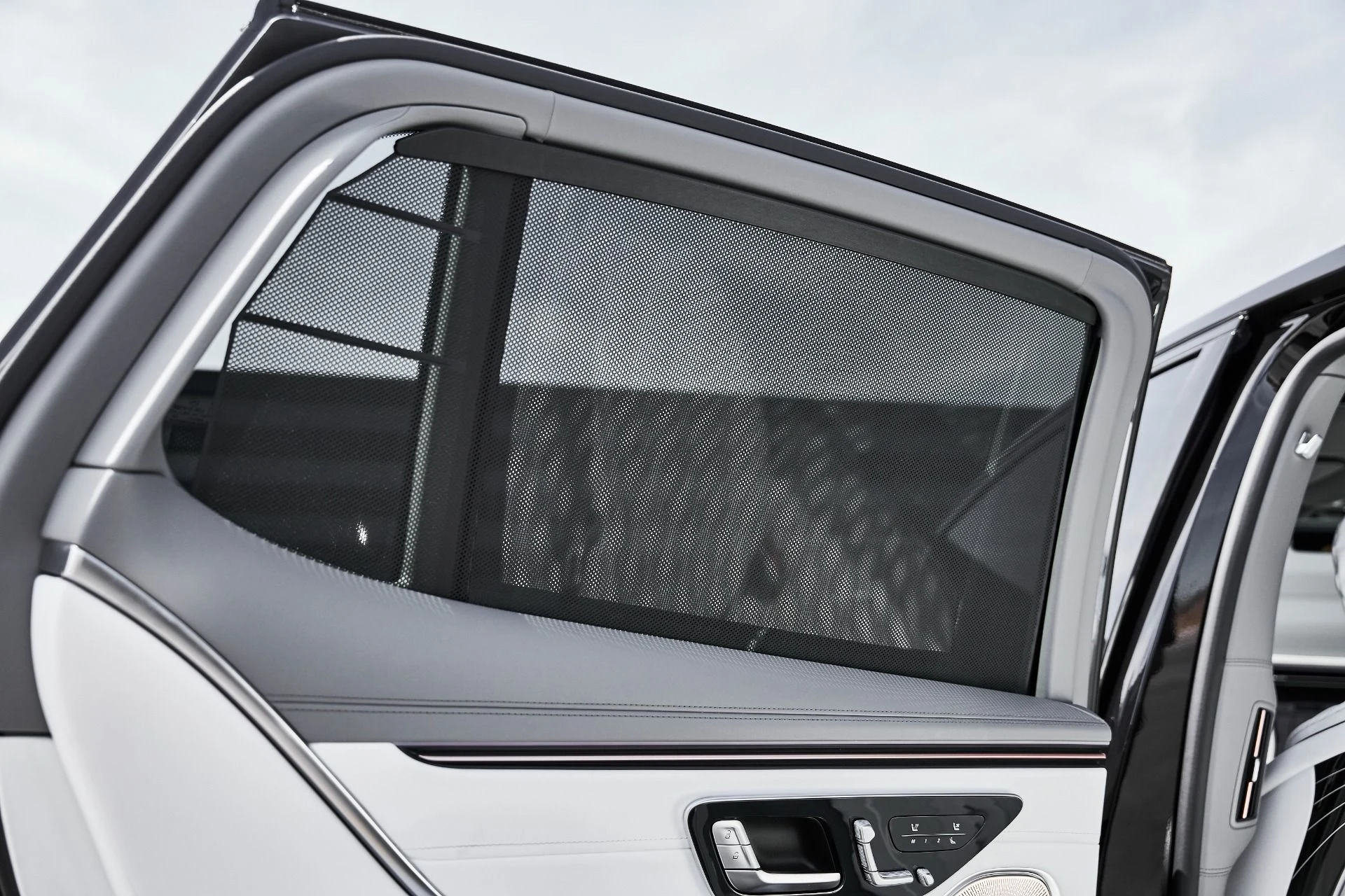 mph050_2491261920_Used_2024_Mercedes_Benz_EQS_Maybach_EQS_680_1774575222_579bdf9f6f