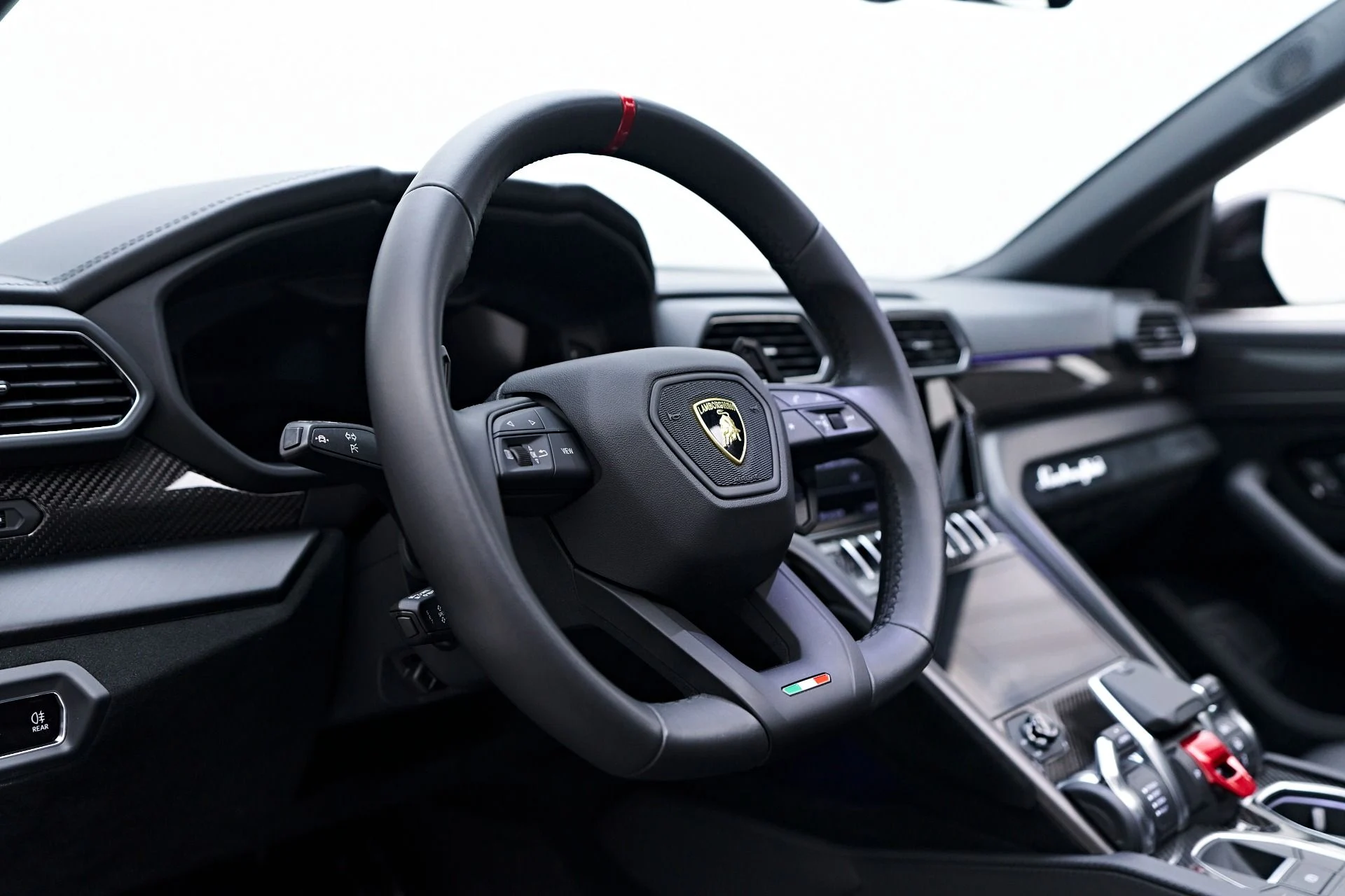 mph050_2496536206_Used_2023_Lamborghini_Urus_Performante_1756943517_4fae19c74a