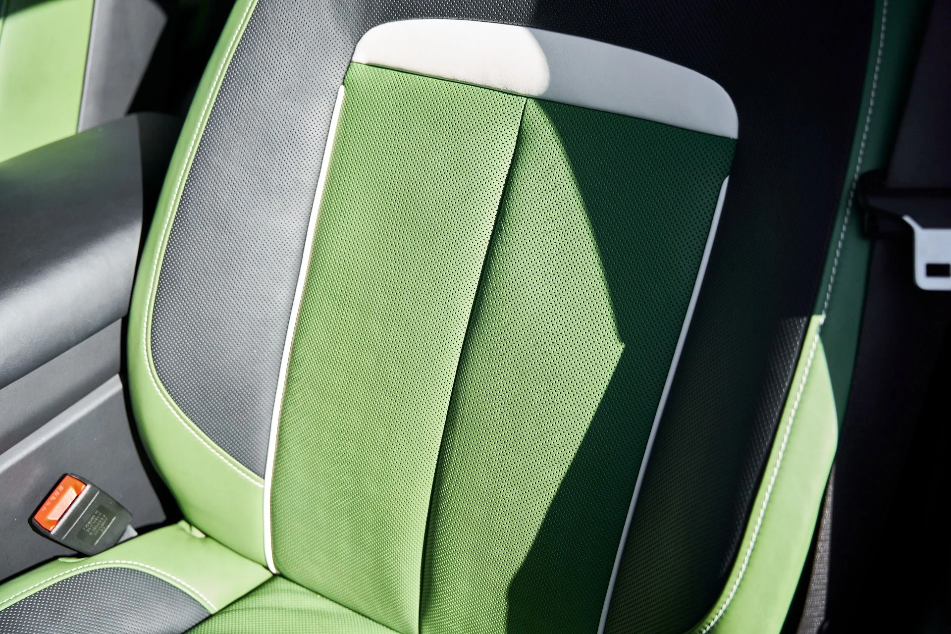 mph050_2497103360_Used_2023_Rolls_Royce_Cullinan_Black_Badge_1769736504_b225d5ea0f