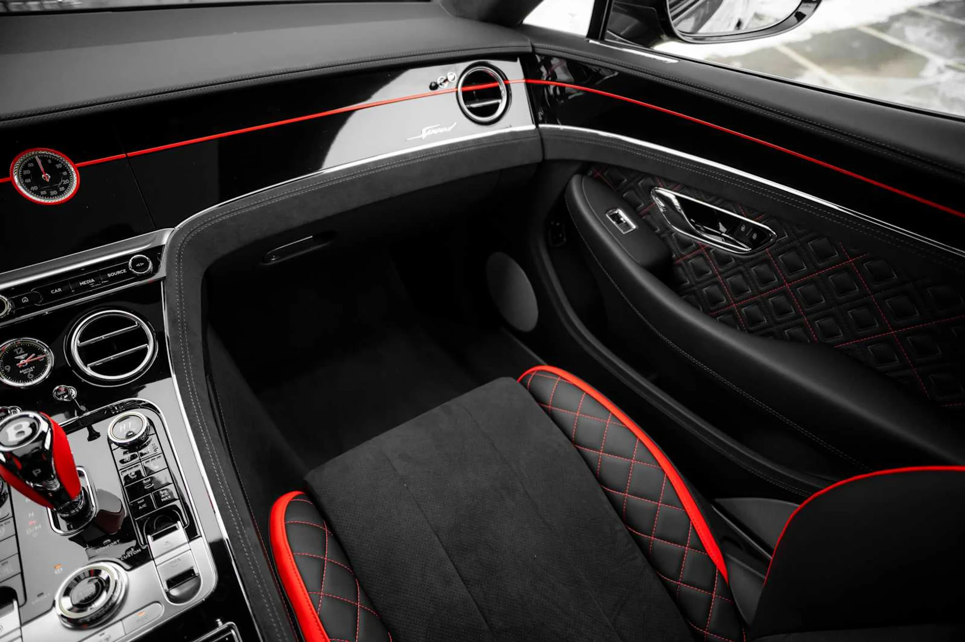 mph050_2516897800_31209367a5e74392ec90489c83e906f4x_8d3d329daa