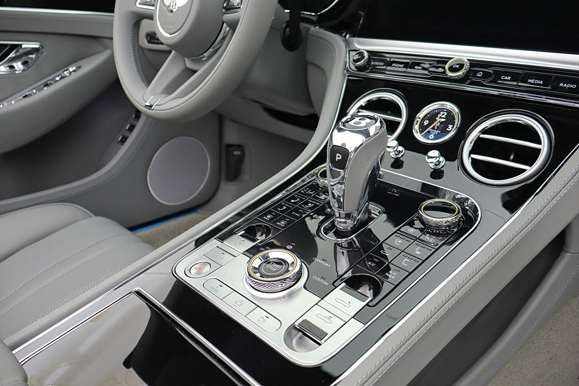 mph050_2517066082_New_2026_Bentley_Continental_GTC_45df28886e