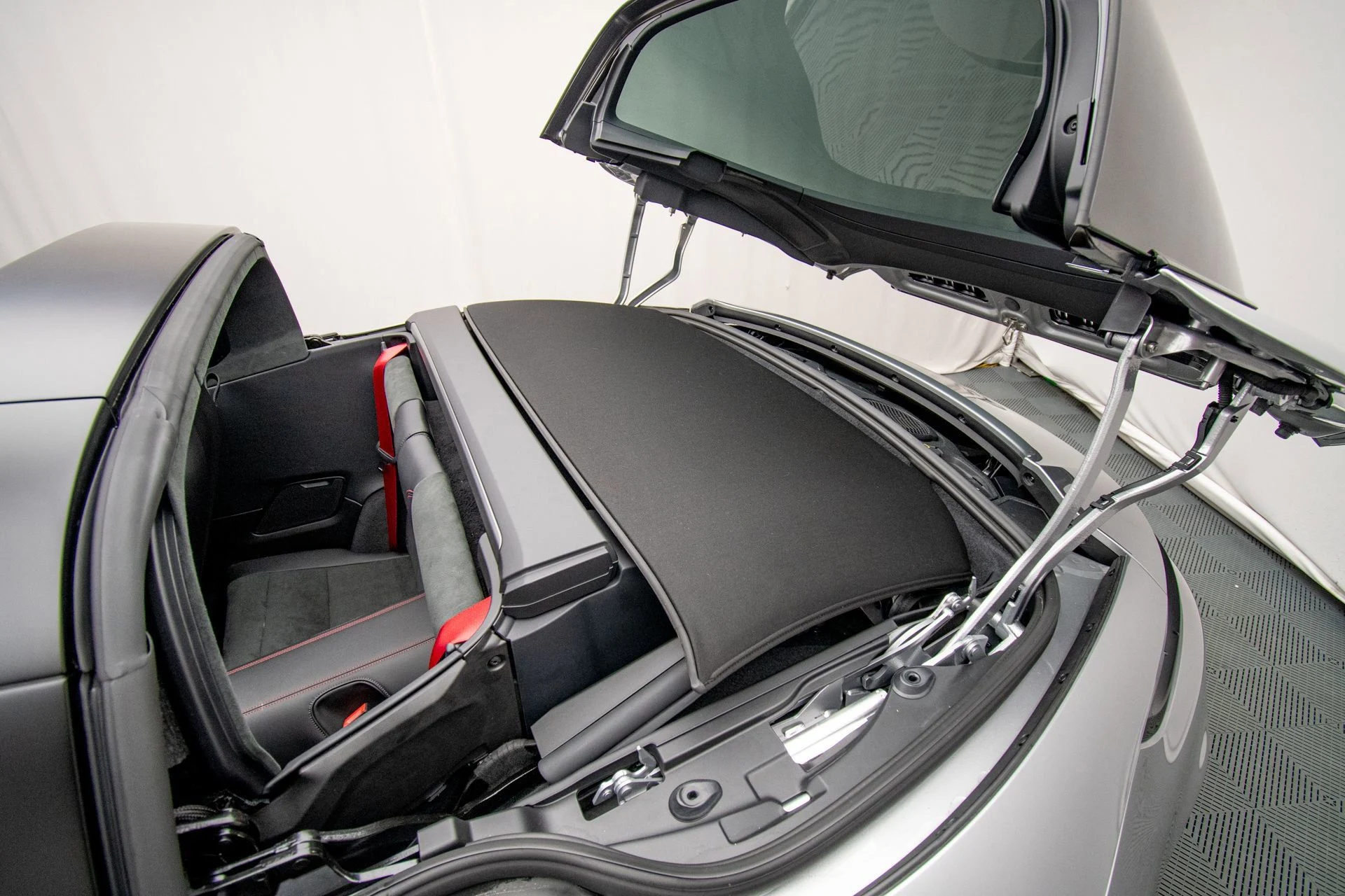 mph050_2550849185_a02cb583bbb0416db8329b6c710bad24_9e3c63b37c