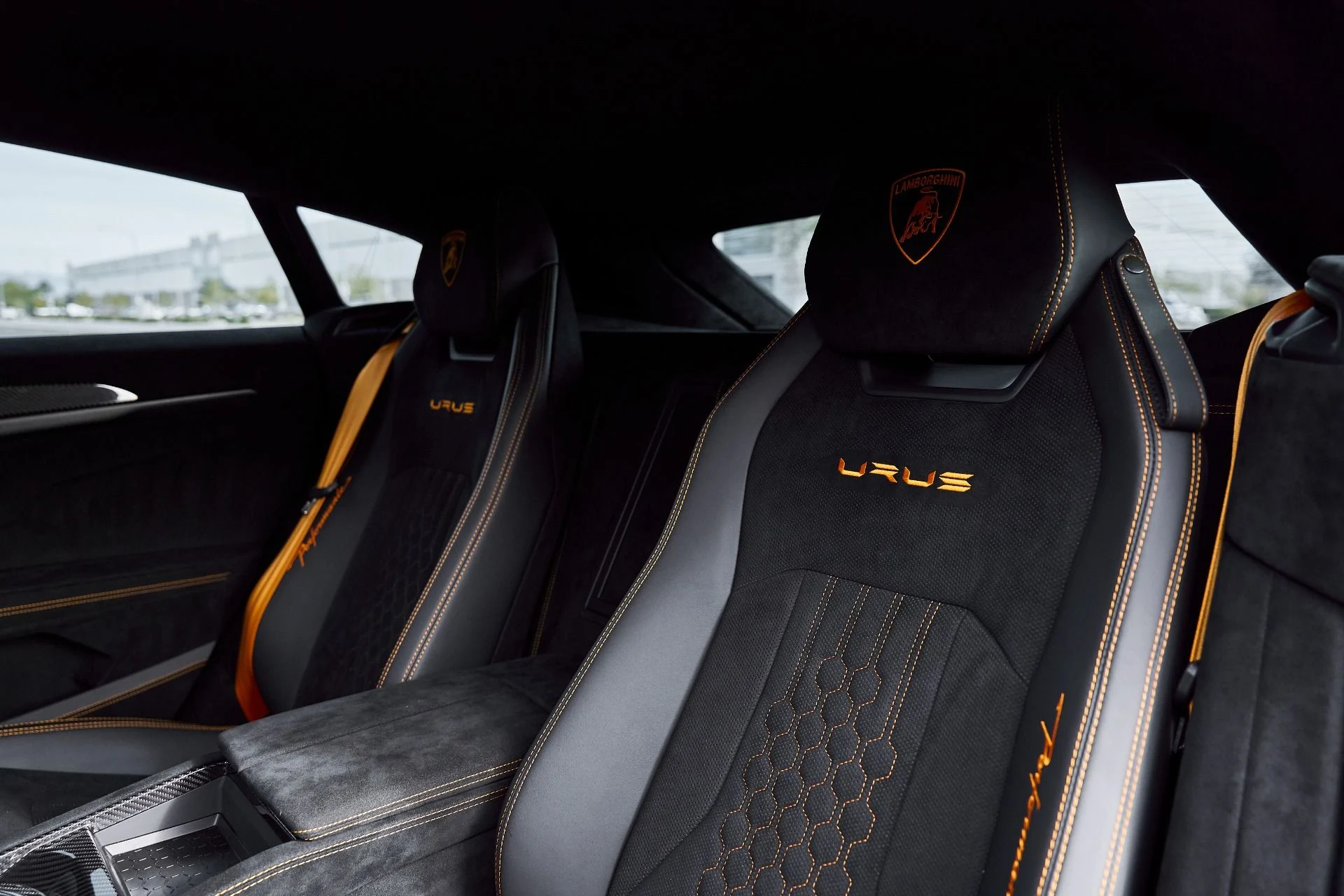 mph050_2567543775_Used_2024_Lamborghini_Urus_Performante_1768001170_8a7557133b