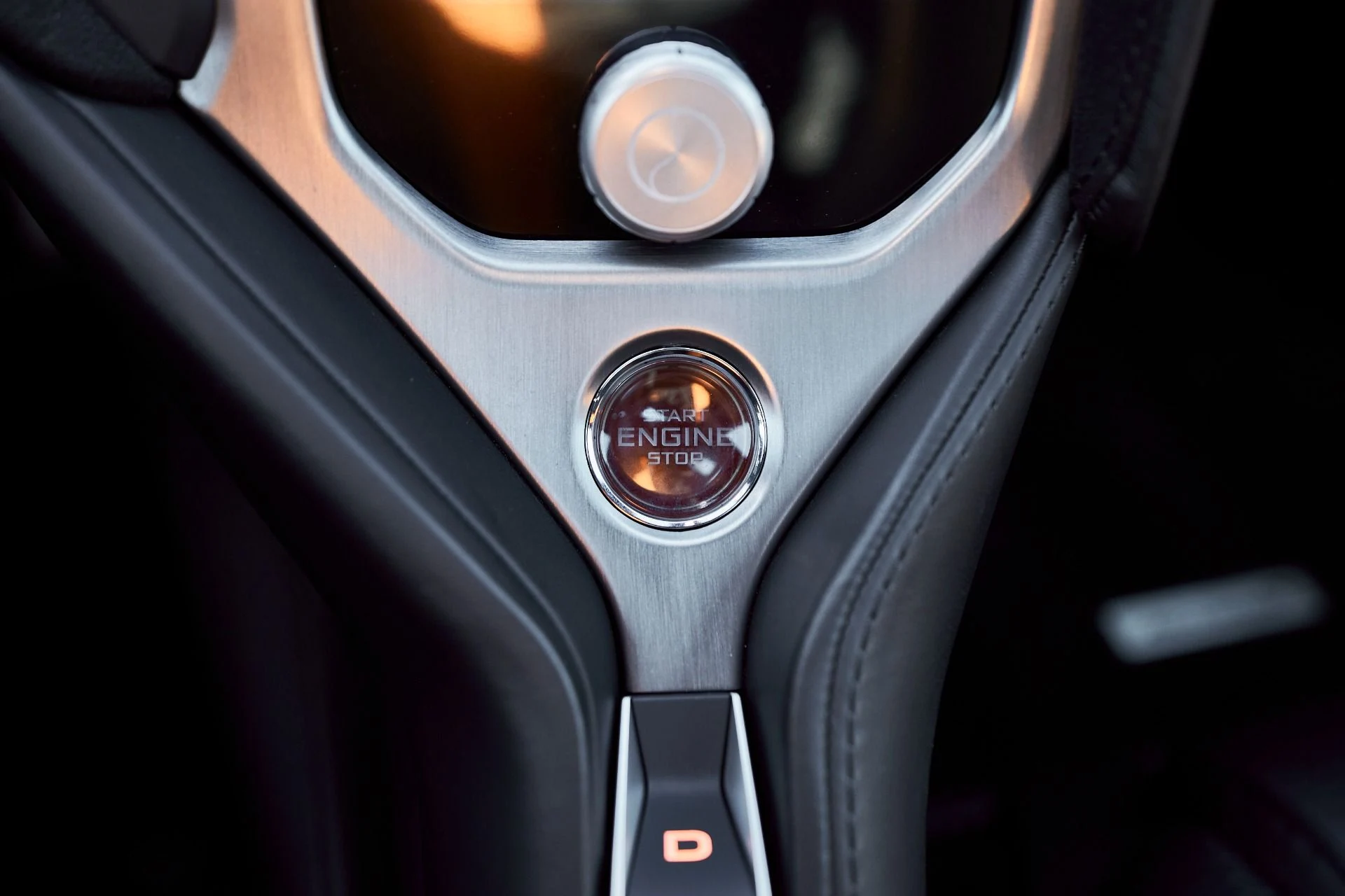 mph050_25737232_Used_2024_Mc_Laren_750_S_1765410720_55b7906568