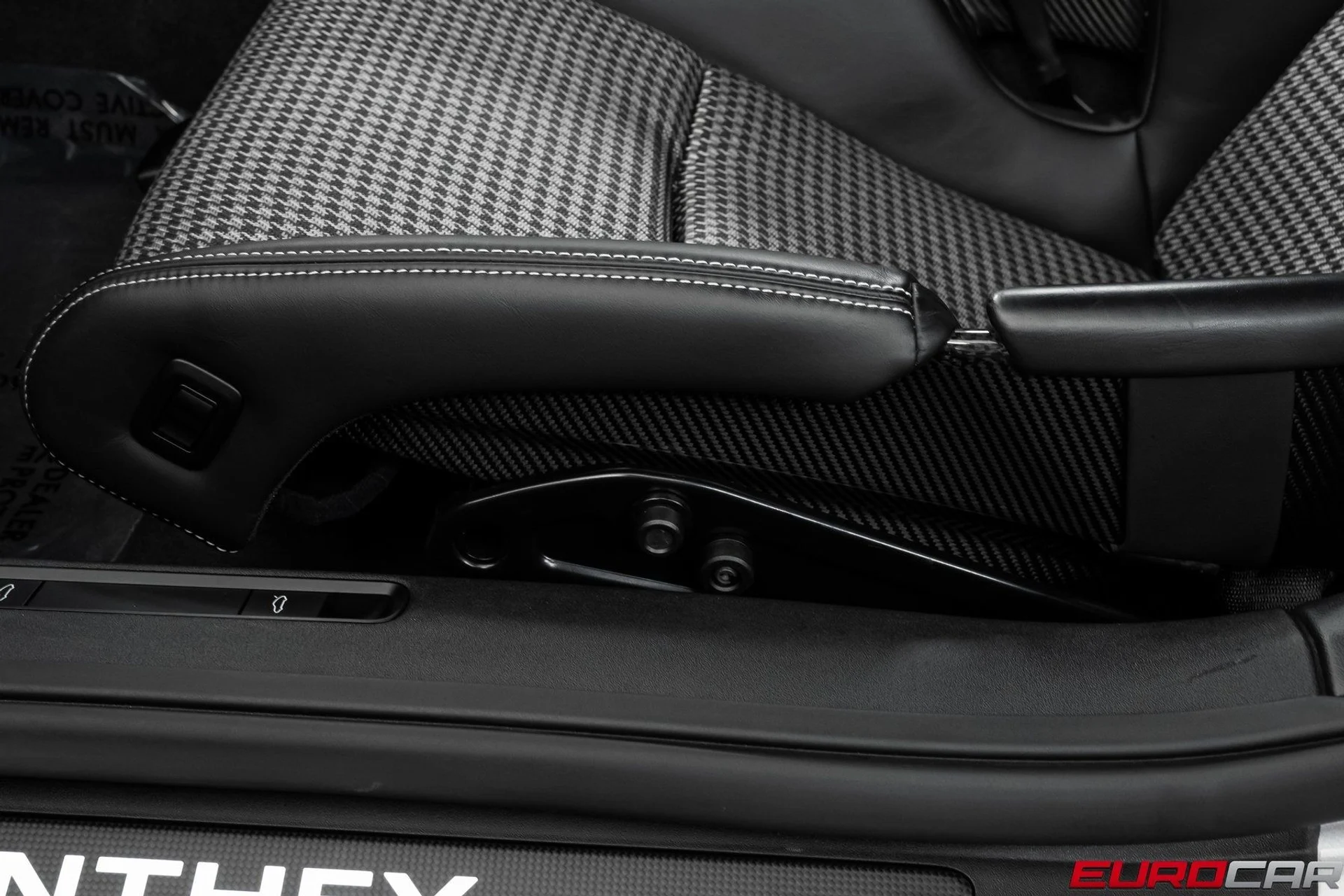 mph050_2589490231_image_51_d69b447cb6