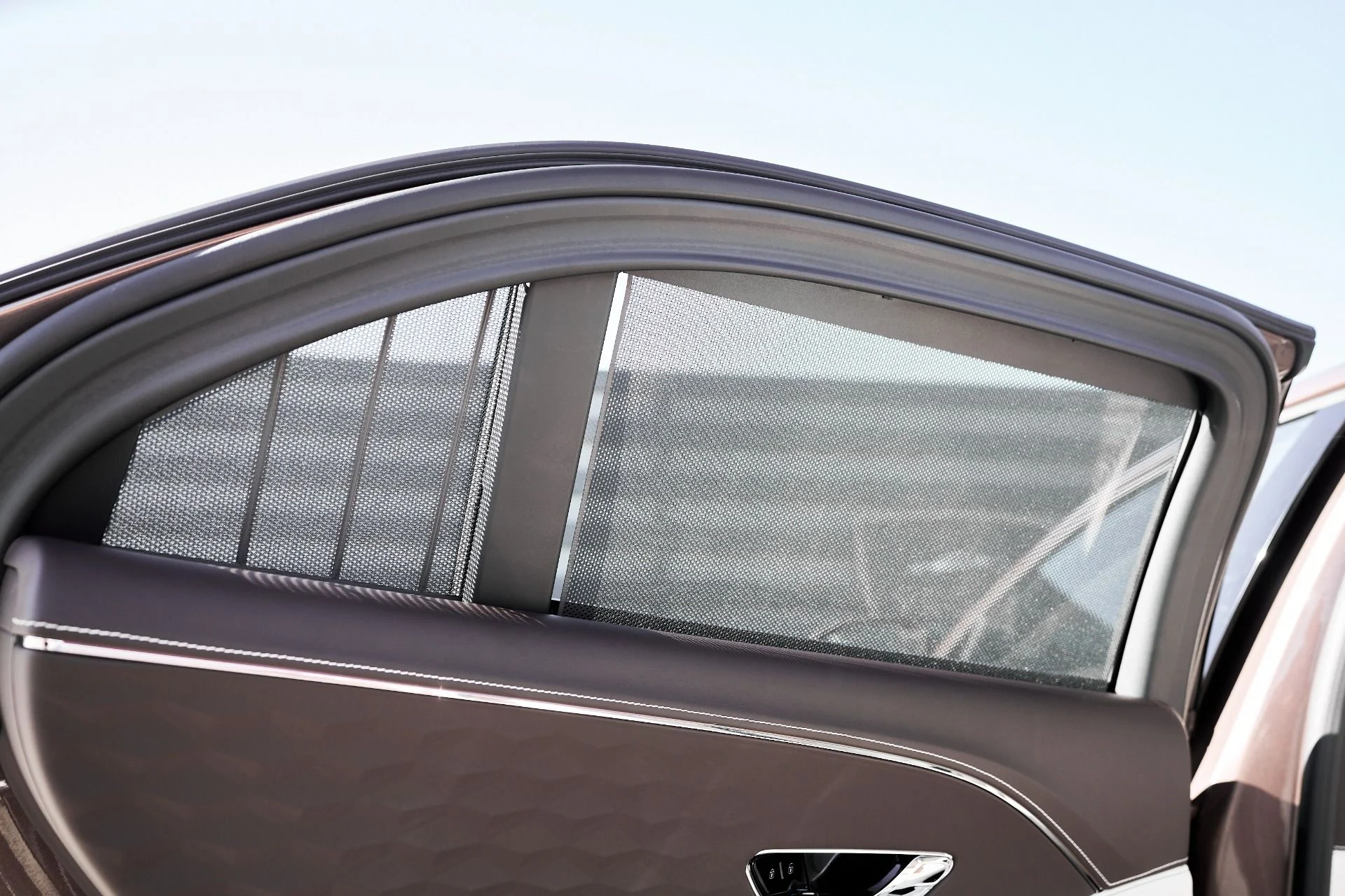 mph050_2595216624_Used_2025_Bentley_Flying_Spur_Speed_1762569246_22fbb2921b