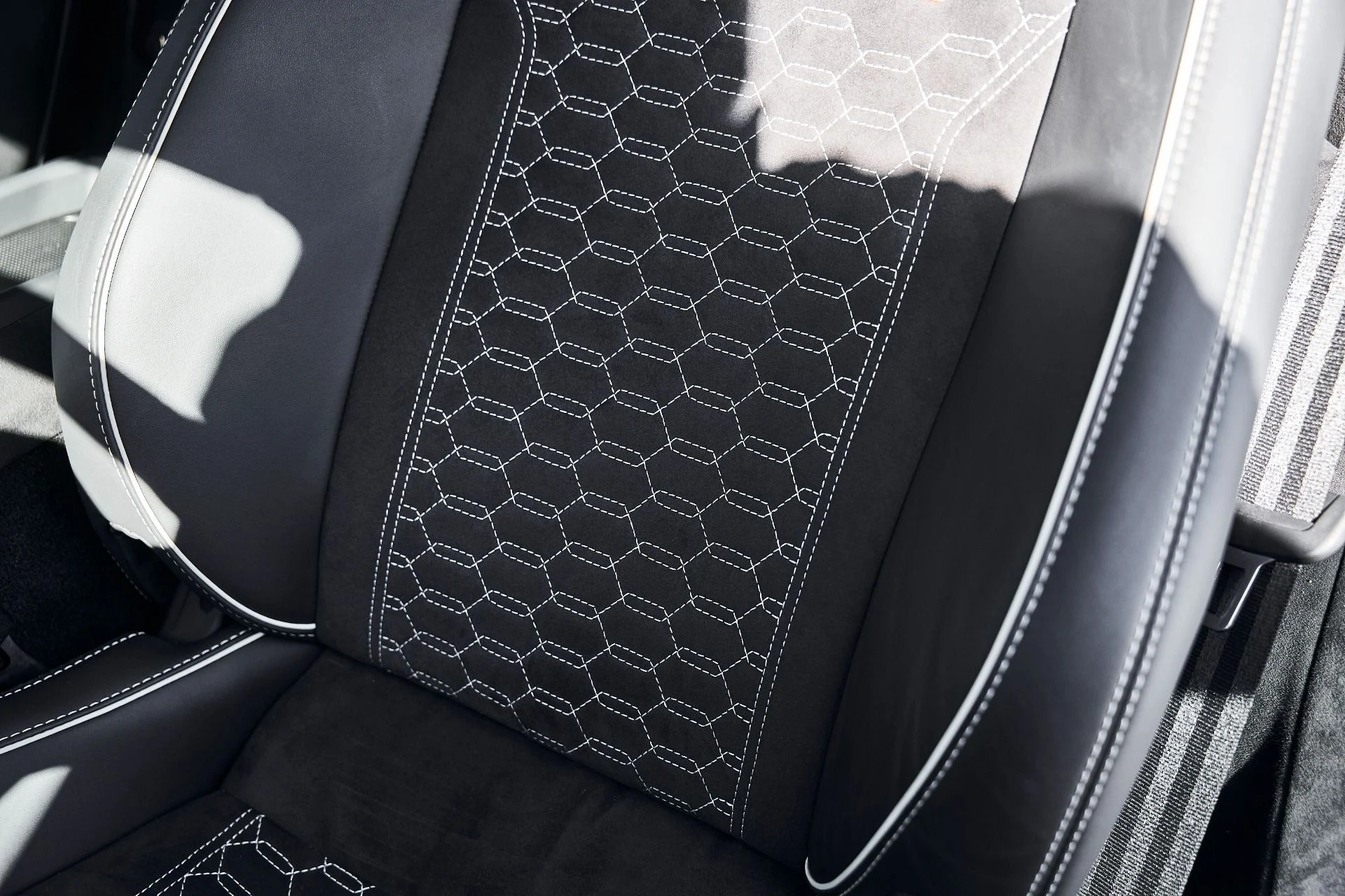 mph050_2596245959_Used_2023_Lamborghini_Huracan_Tecnica_Base_1774403243_6099eec1da