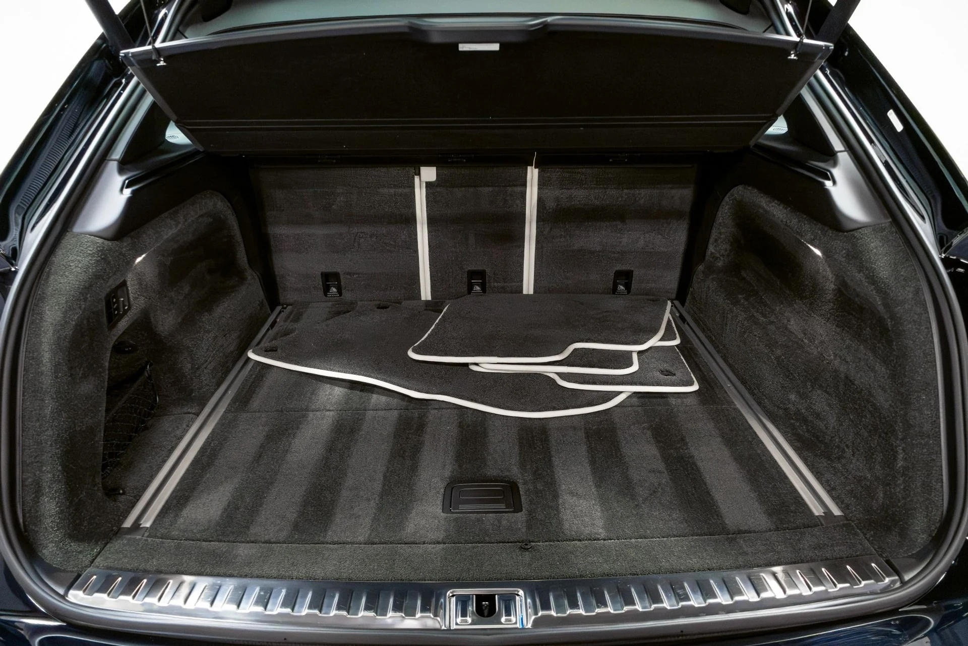 mph050_2601423116_Used_2021_Bentley_Bentayga_V8_First_Edition_1776782316_41f0a34471