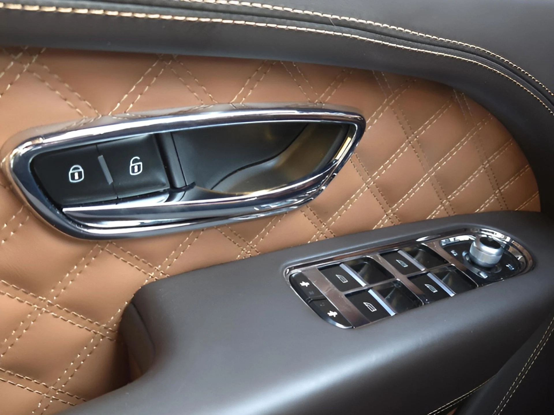 mph050_2618093361_fbc7648fcbaf7d3a2a62e1e4e4c8b0a5x_0ee772e6d6