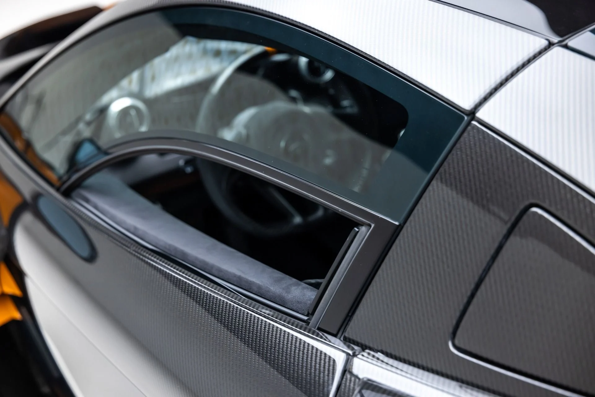 mph050_2620433511_13122_p51_l_e45f0507cf