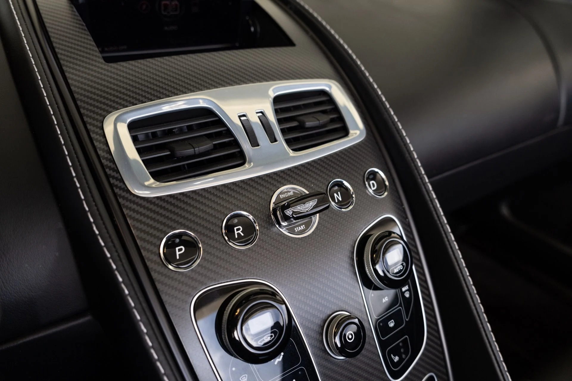 mph050_263487234_Used_2015_Aston_Martin_Vanquish_Volante_1776978035_e2e3579511