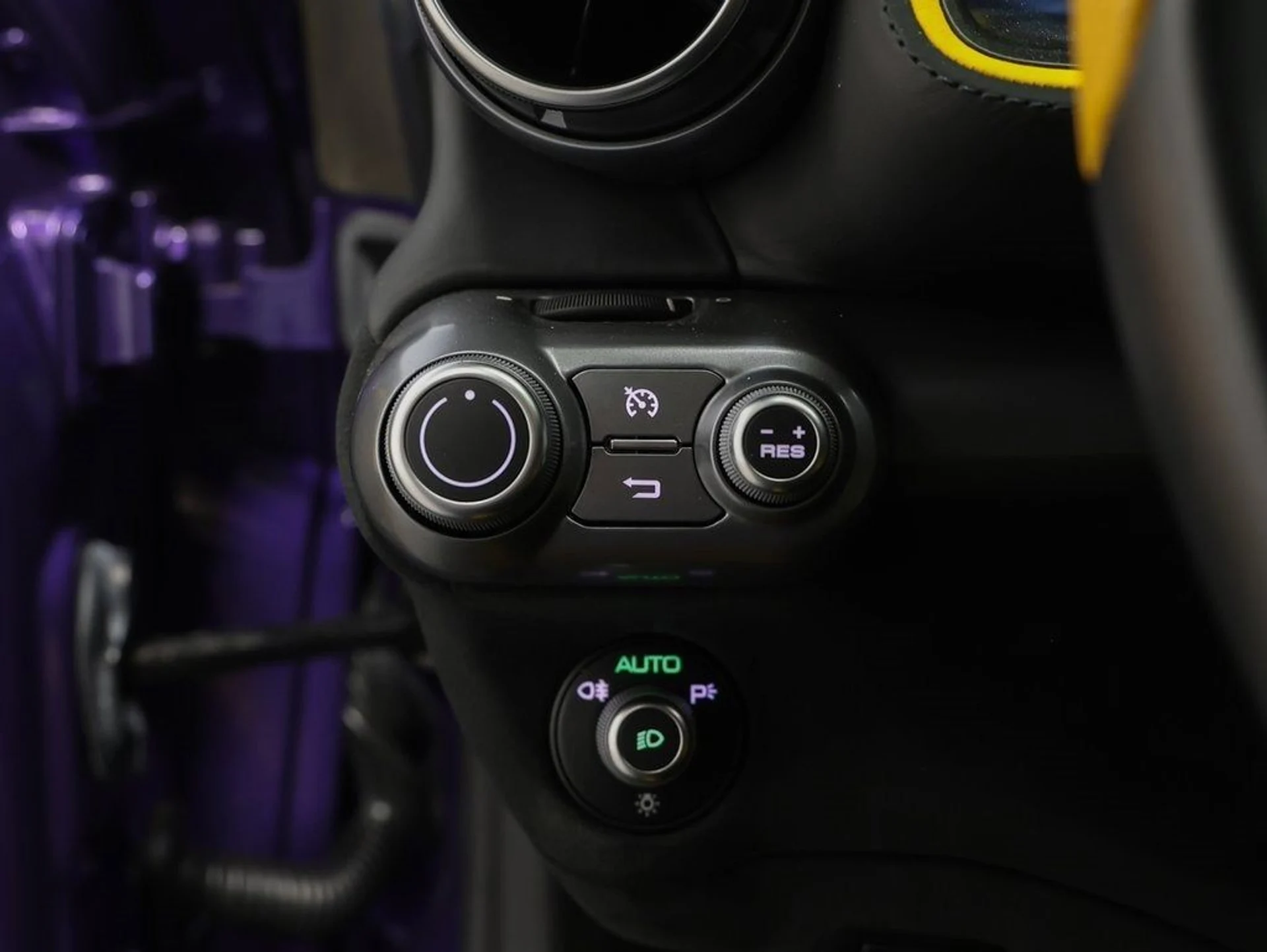 mph050_2635490098_51_6b3c065eb4