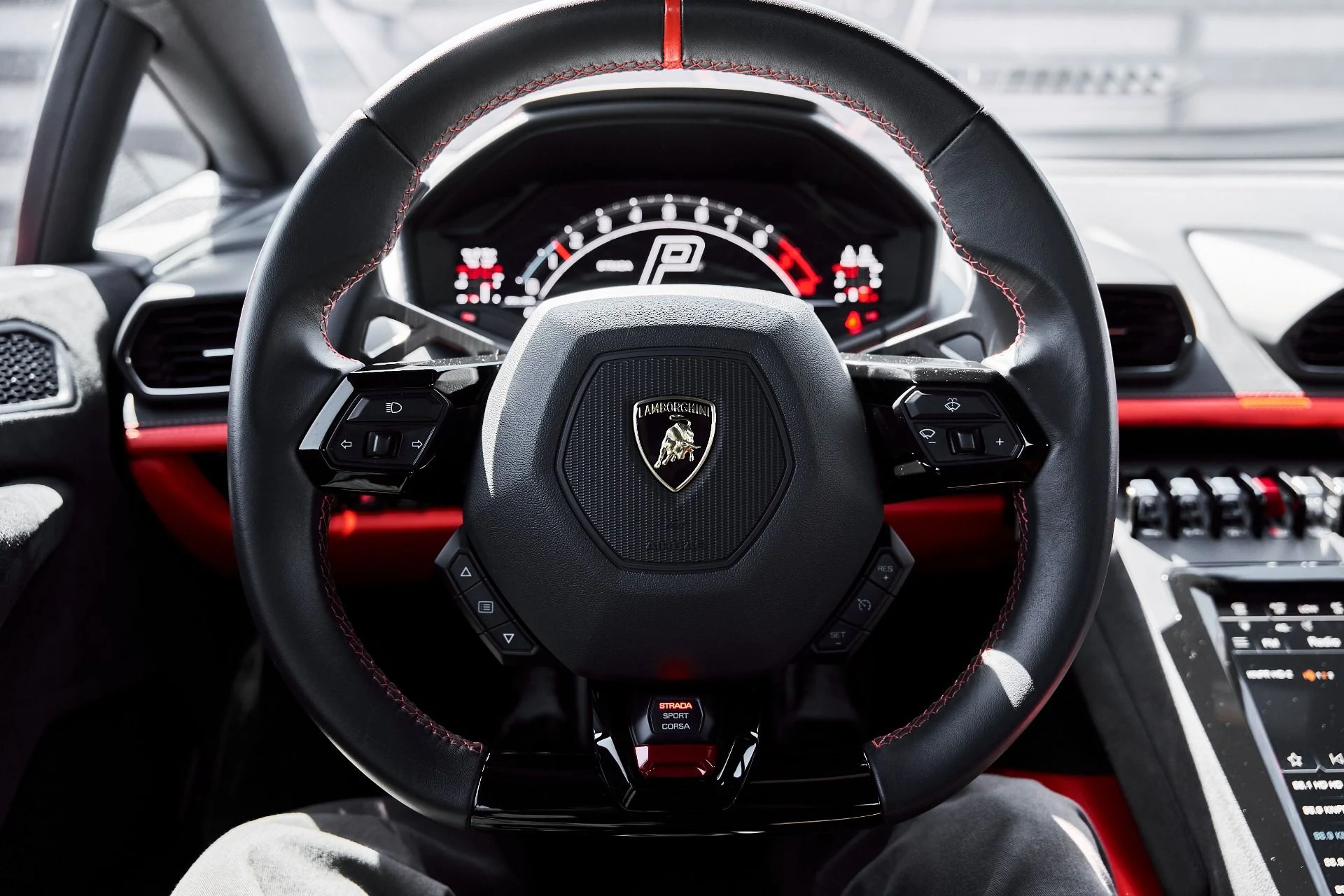 mph050_2640955387_Used_2023_Lamborghini_Huracan_Tecnica_Base_1776477138_839baf98ae