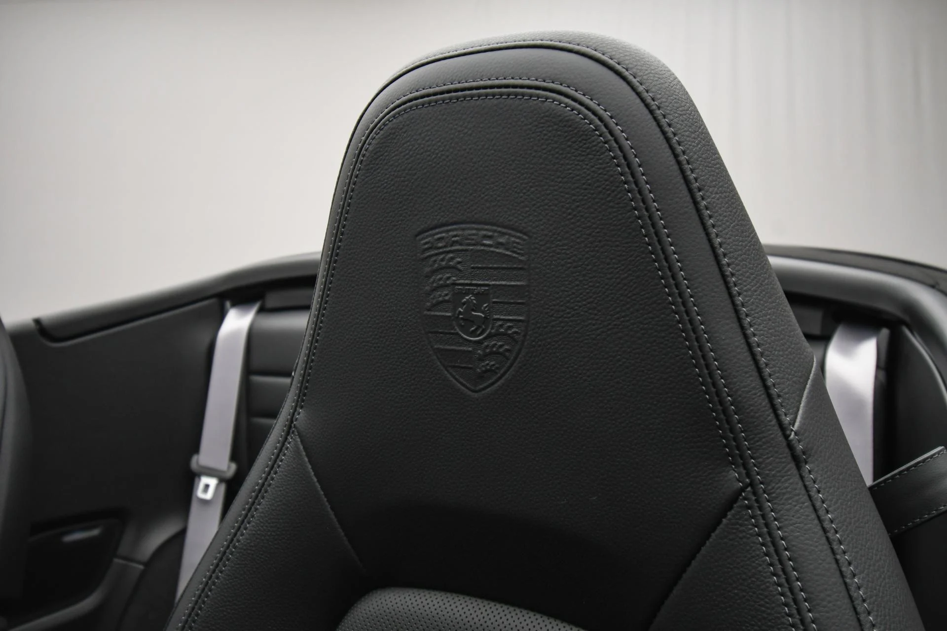 mph050_2655071933_Used_2022_Porsche_911_Carrera_1753776443_06232ff68f