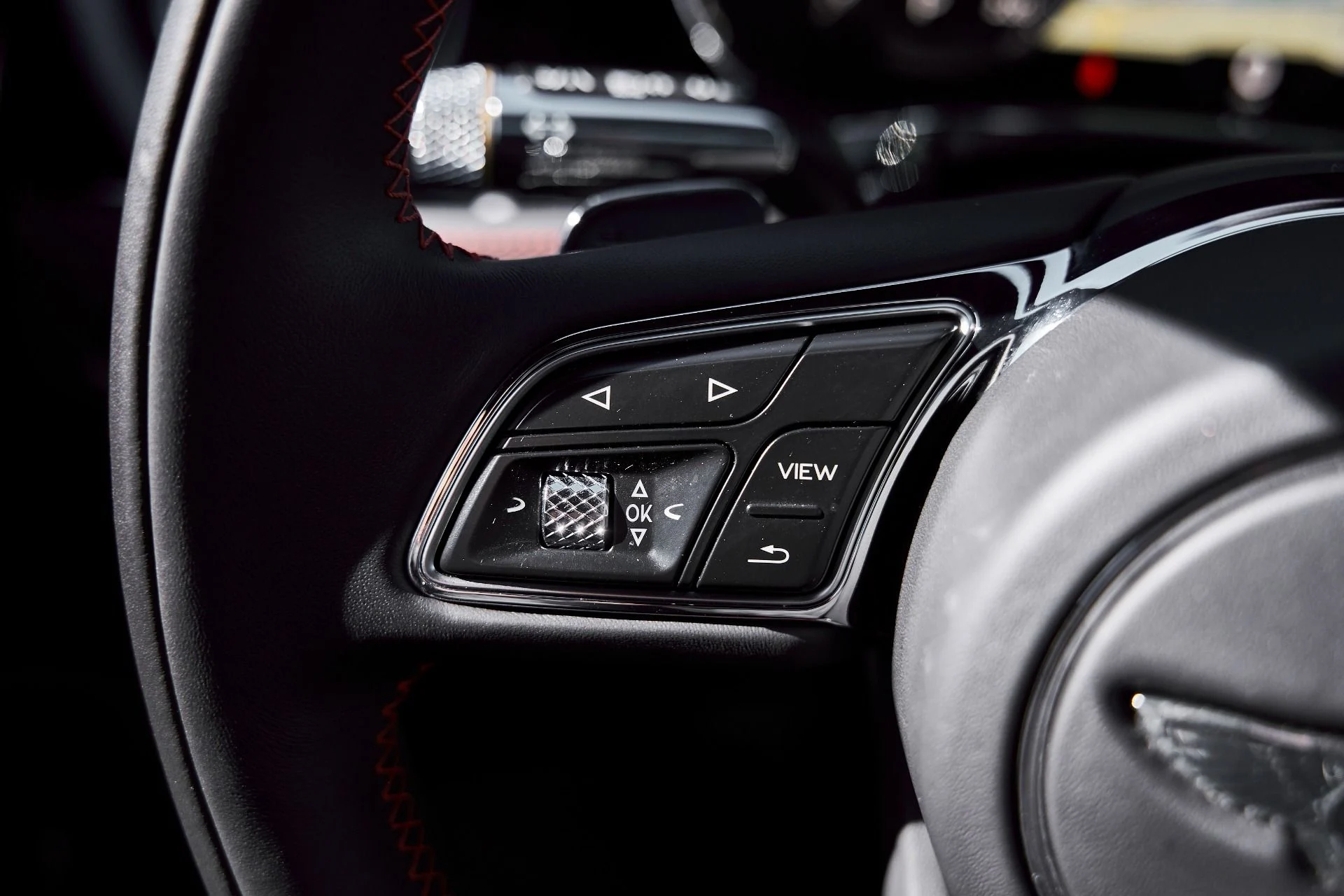 mph050_2690414240_Used_2023_Bentley_Flying_Spur_S_1770950687_913a26ea07