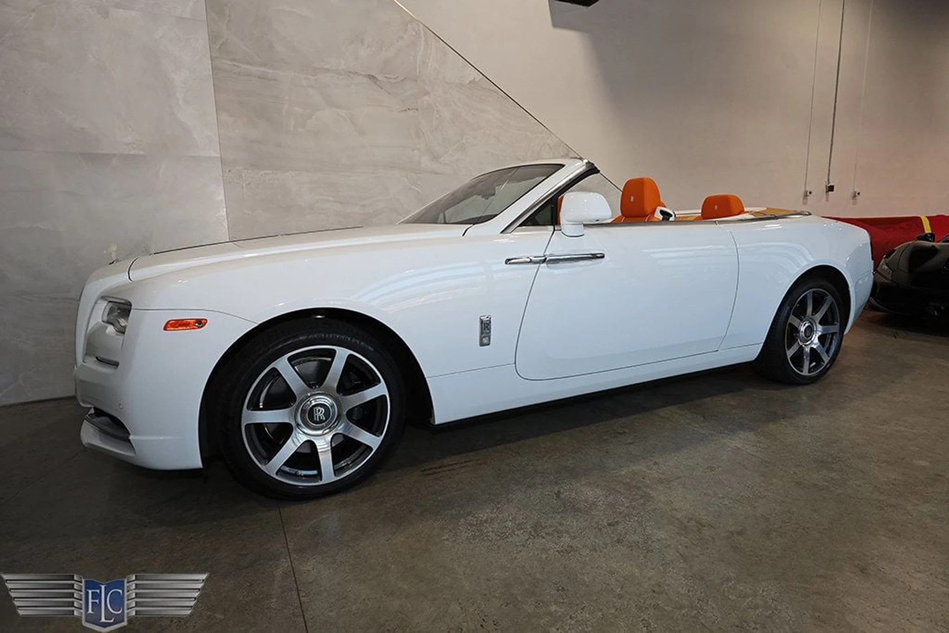 mph050_2707817666_used_2017_rolls_royce_dawn_convertible_9689_23041760_51_1024_f40ac265f2
