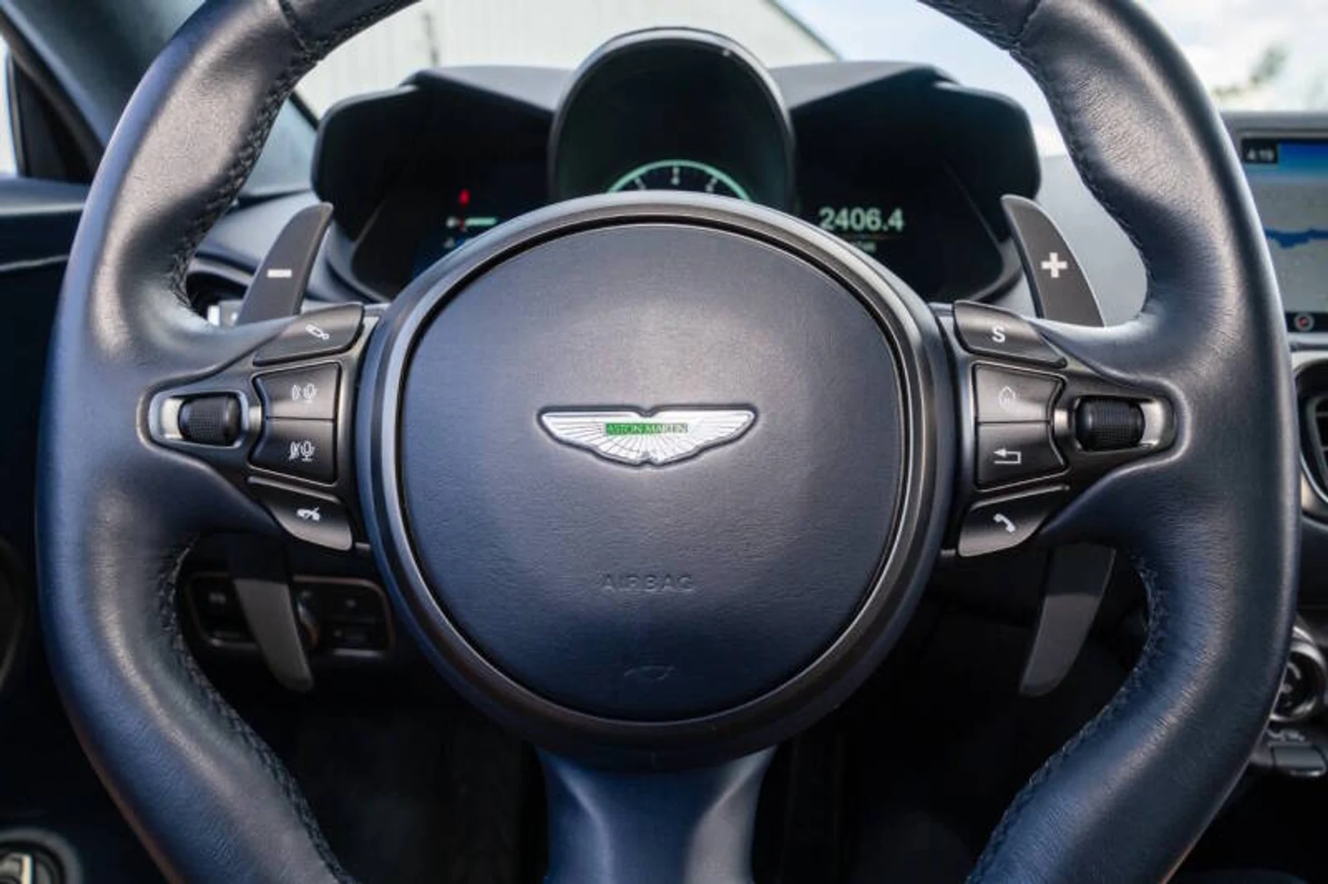 mph050_2711021380_2020_aston_martin_vantage_base_2dr_coupe_353435b09e