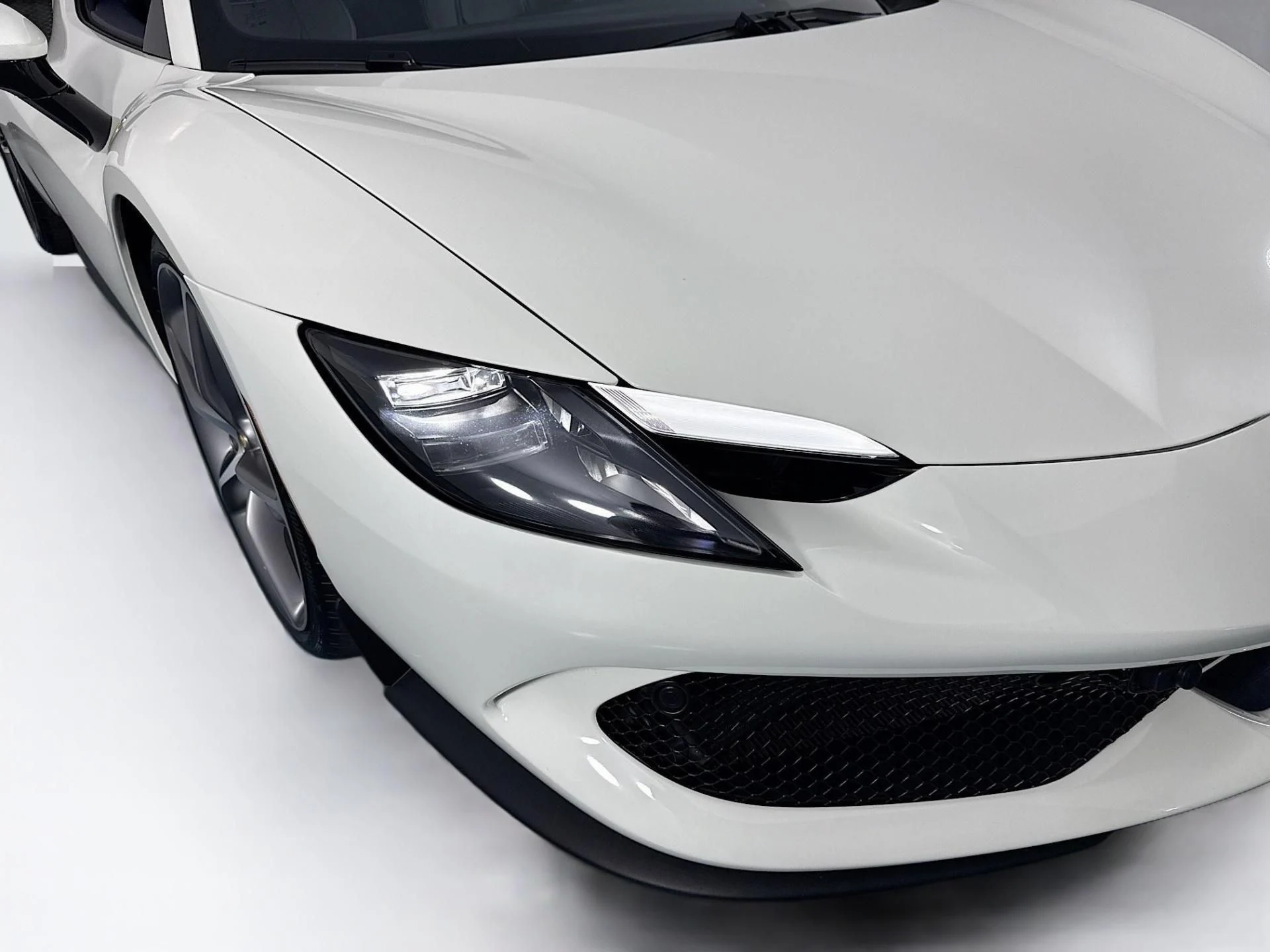mph050_2729030217_Used_2025_Ferrari_296_GTS_1786124848_c78097beee