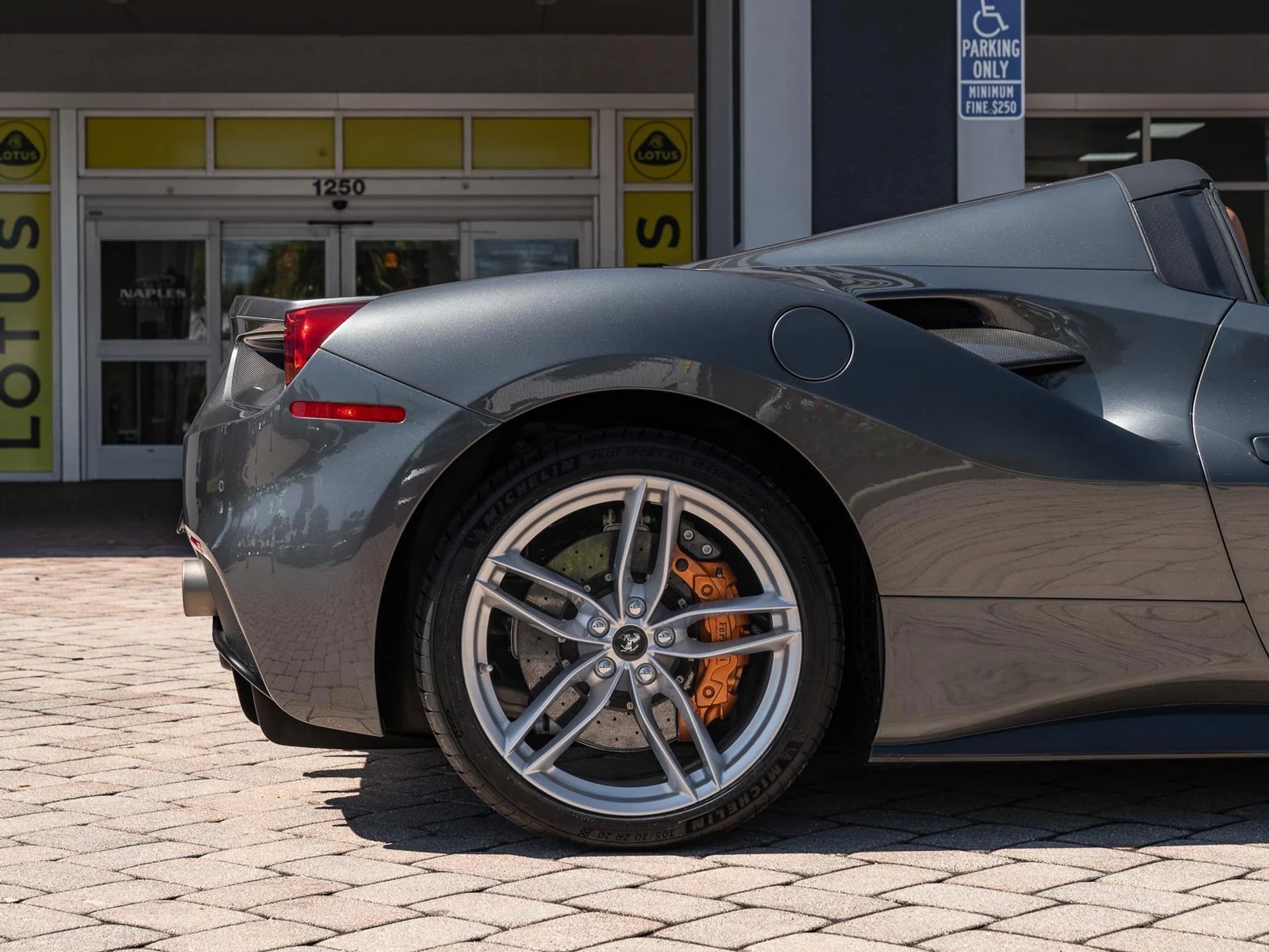 mph050_2732760555_Used_2018_Ferrari_488_Spider_Convertible_1771927257_b9fb1a742b