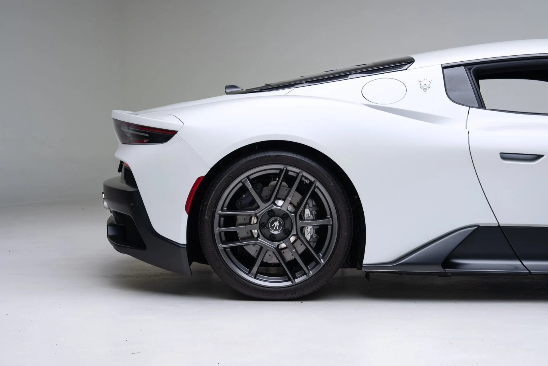 mph050_2742816224_Used_2023_Maserati_MC_20_1771372792_3fc183209d