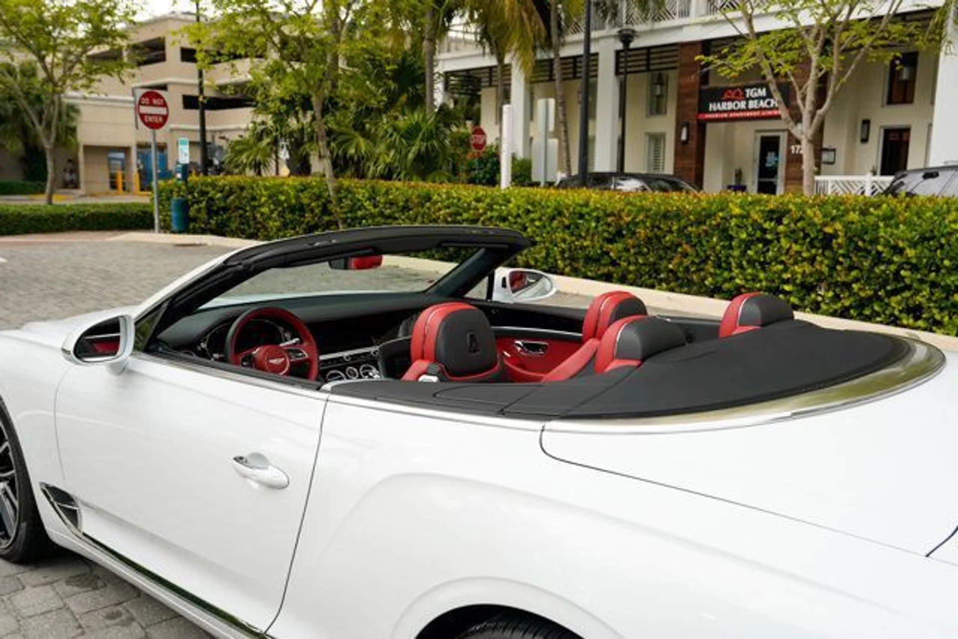 mph050_2746832552_22981563_51_640_8fbfb882df