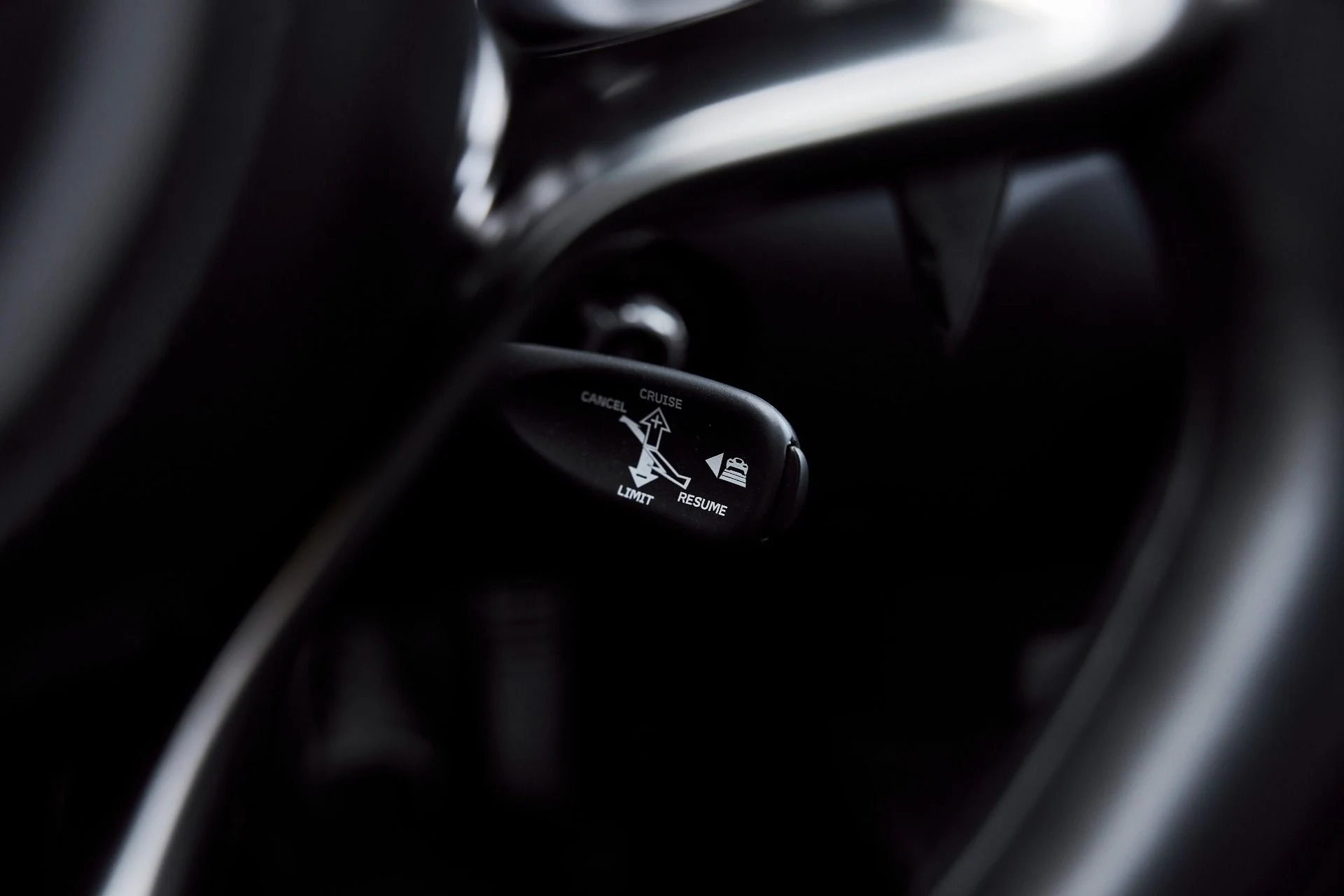 mph050_2782000714_Used_2023_Mc_Laren_Artura_1770833730_7f2a5f59f9