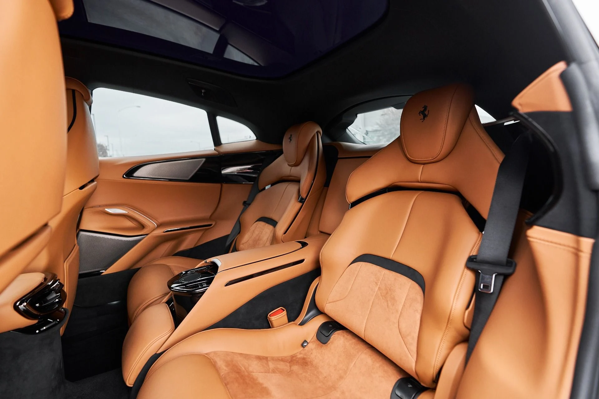 mph050_2806818177_Used_2025_Ferrari_Purosangue_1762993306_abd8ac0aec