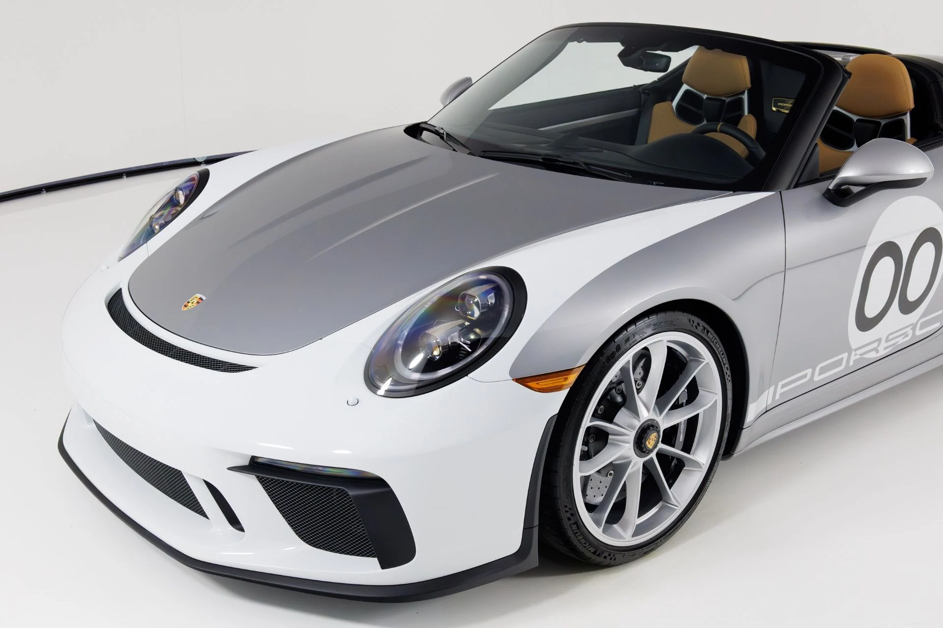 mph050_2810362500_Used_2019_Porsche_911_Speedster_1770313327_8362fde912