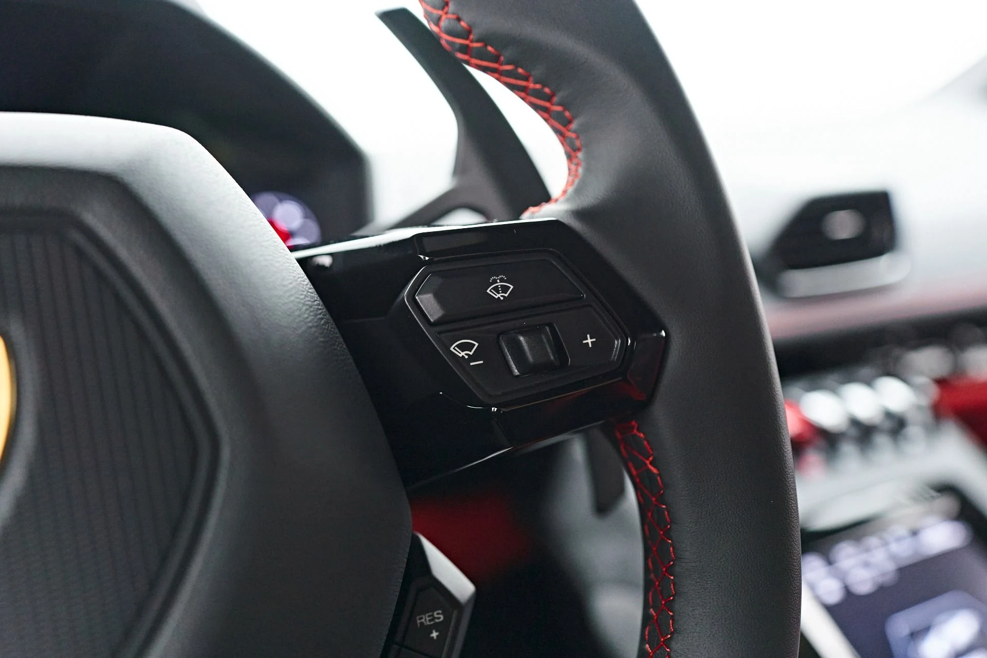 mph050_2814629458_Used_2023_Lamborghini_Huracan_Sterrato_Base_1708481025_5c985f775f