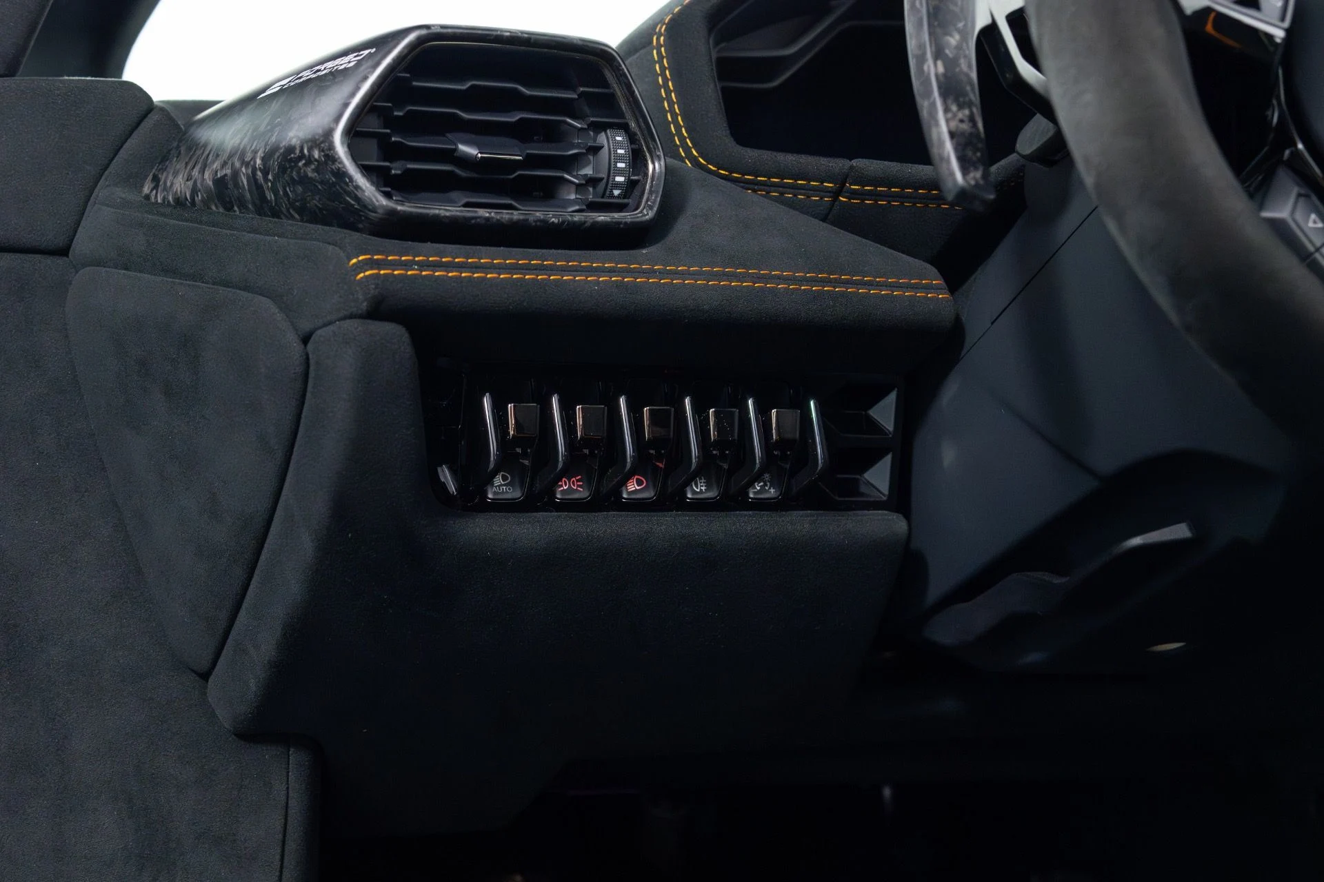 mph050_28395658_Used_2018_Lamborghini_Huracan_Performante_Spyder_1781732323_402f68e794
