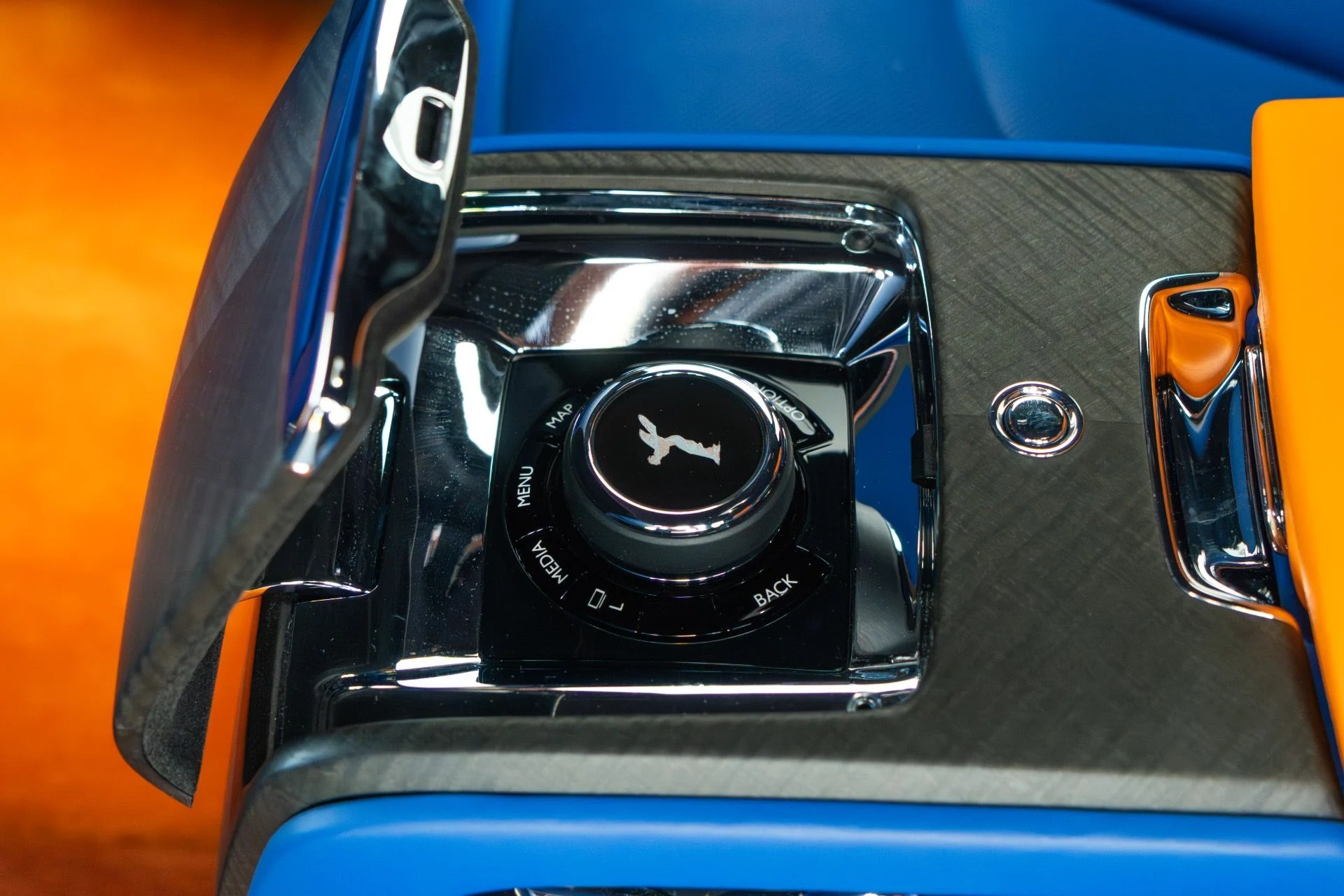 mph050_2846890769_Used_2019_Rolls_Royce_Cullinan_1764189669_a885776fc4