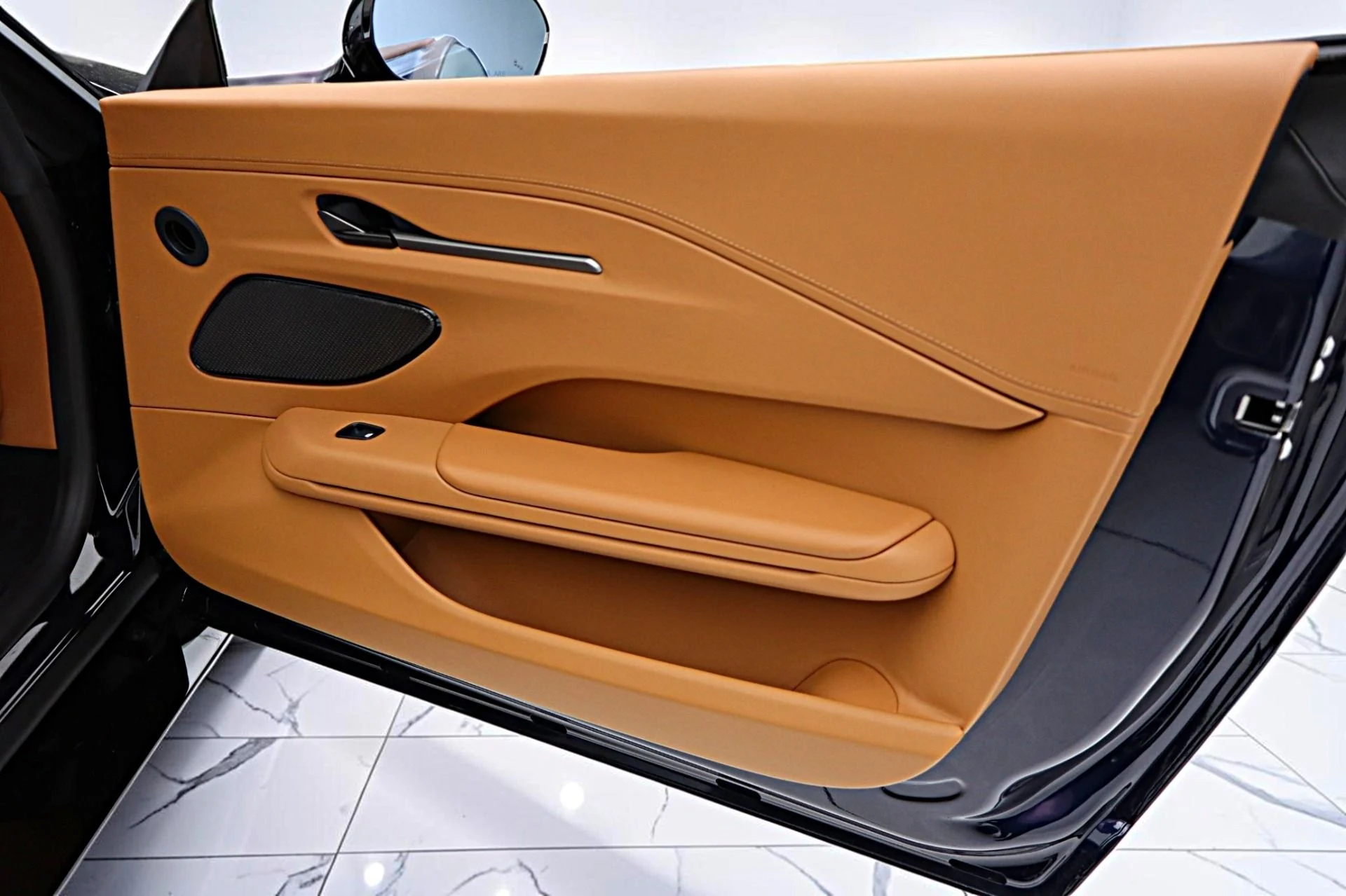mph050_2860218857_New_2026_Aston_Martin_Vantage_S_Roadster_55c585ec19