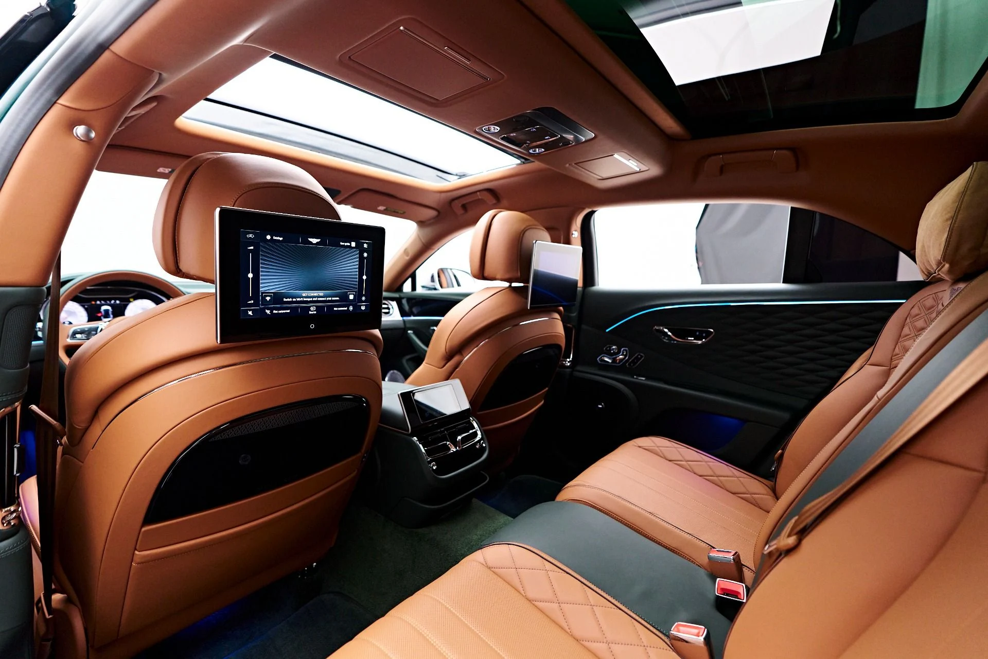 mph050_2937815517_Used_2024_Bentley_Flying_Spur_Mulliner_W12_1756173526_932a72de19