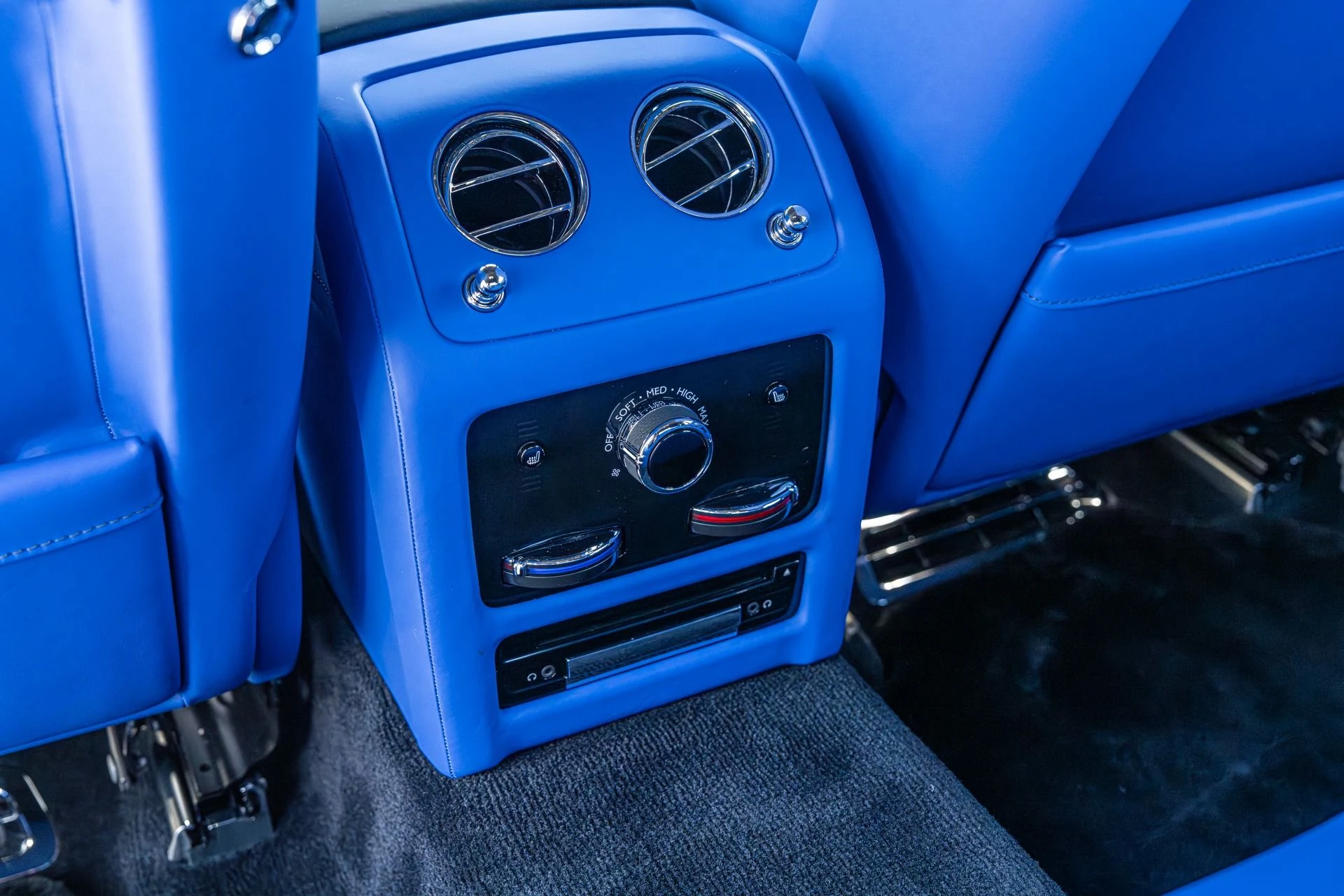 mph050_2950678561_Used_2022_Rolls_Royce_Ghost_1753158304_c1262ac9f9