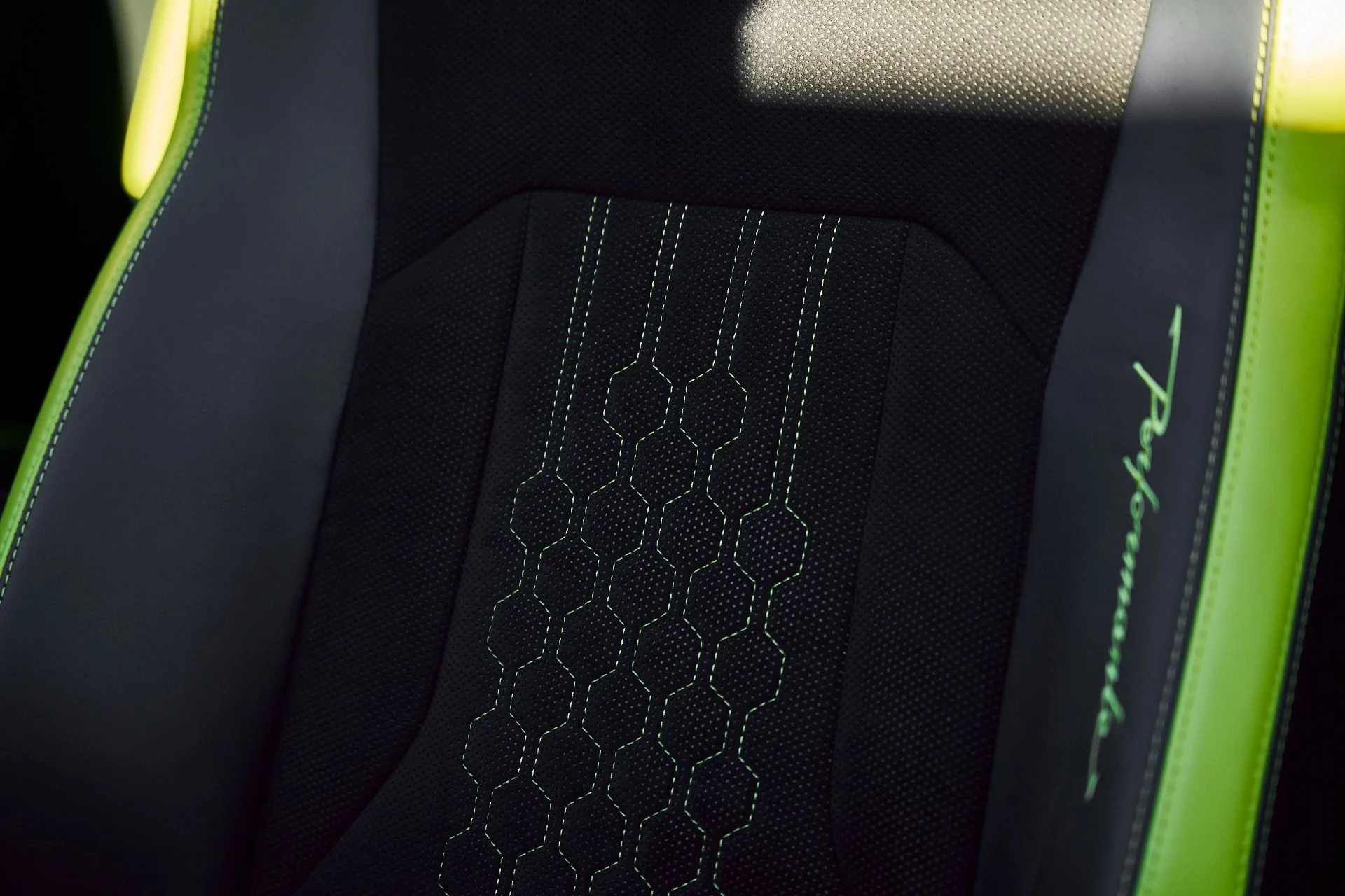 mph050_2952473270_Used_2024_Lamborghini_Urus_Performante_1771724638_c8ef3b95ae