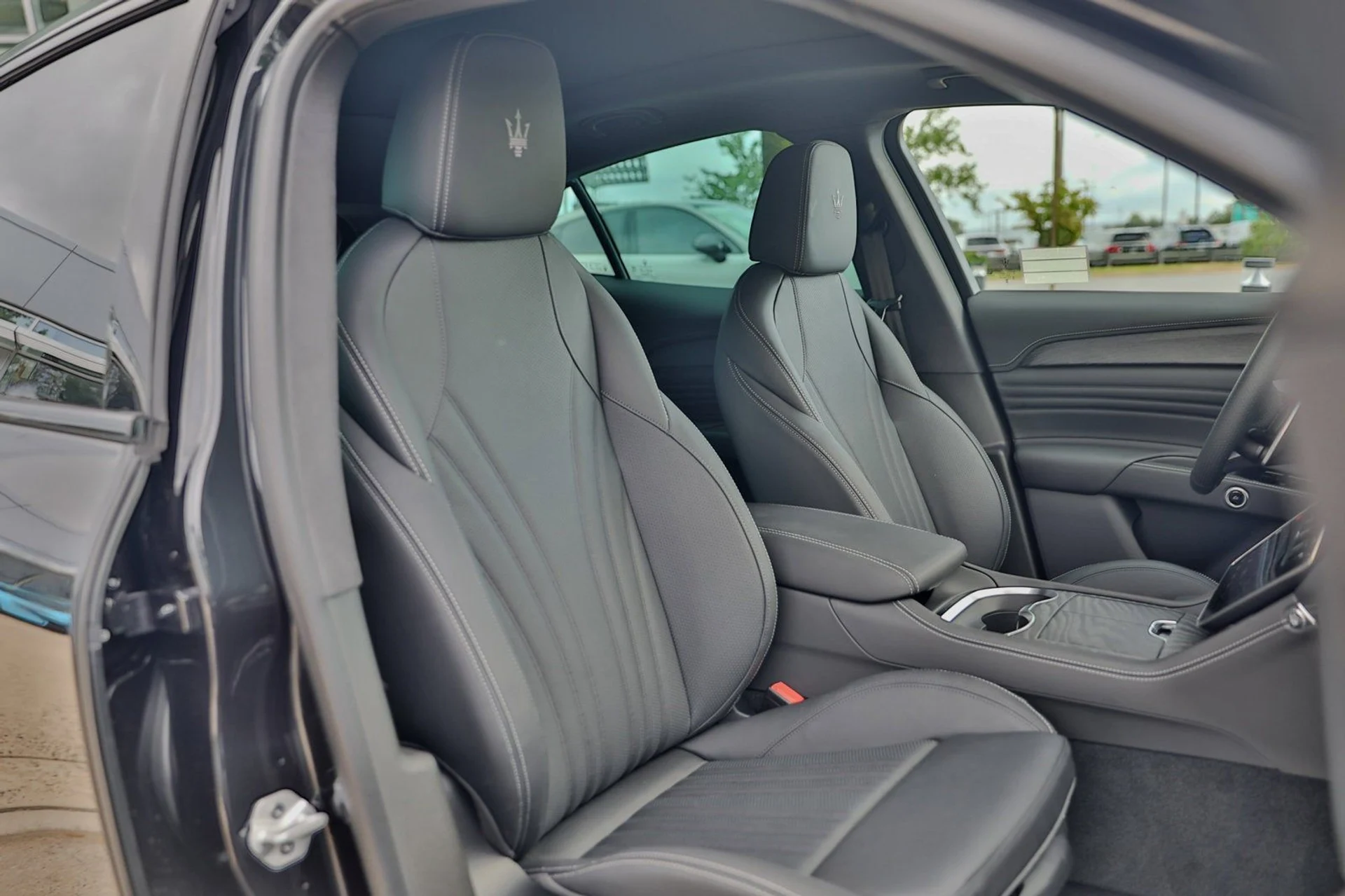 mph050_2966790330_9d9e57ac342a400cbd27273c87ab8c04_094f943485