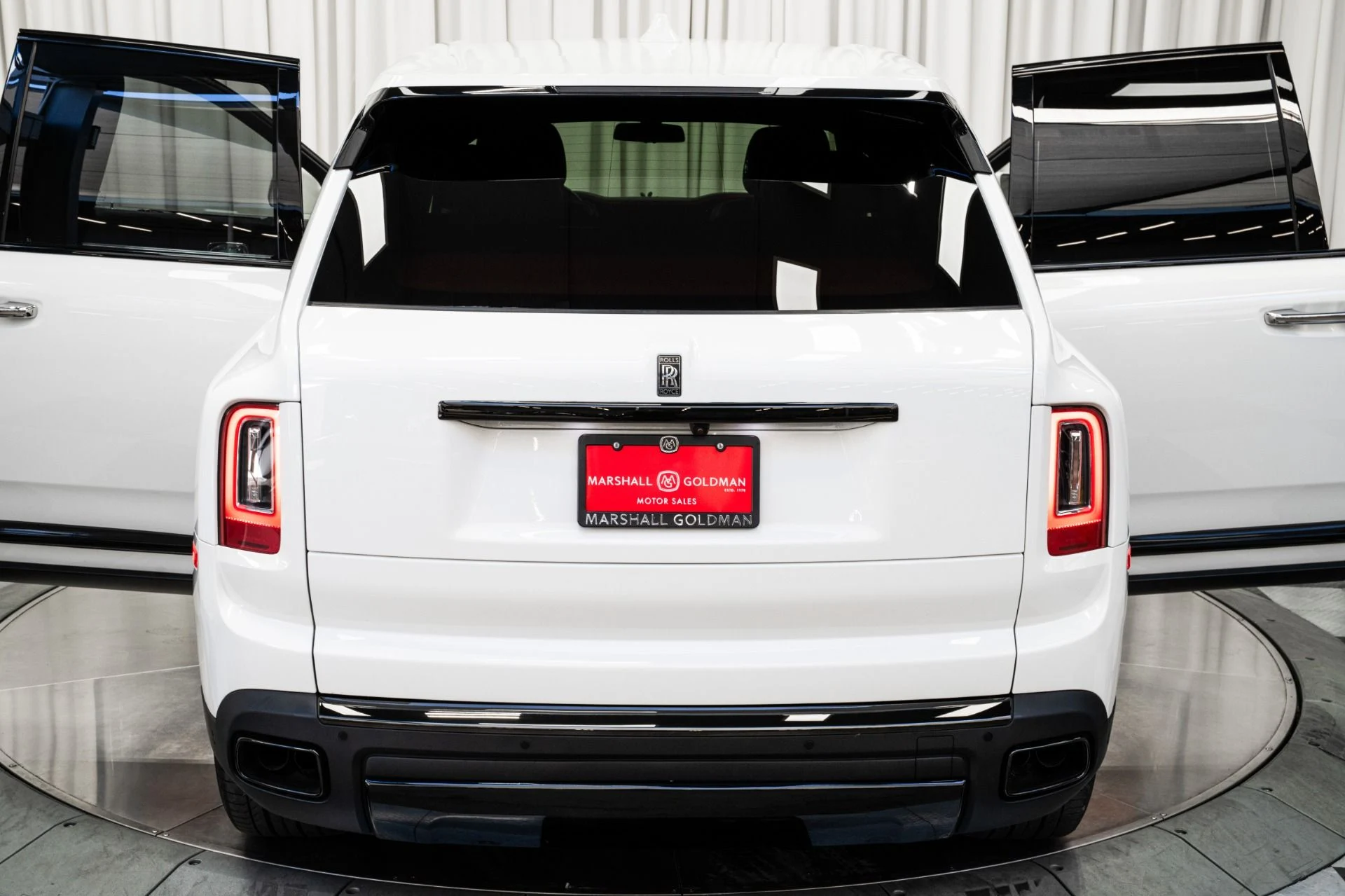 mph050_2967994022_Used_2023_Rolls_Royce_Cullinan_Black_Badge_Two_Tone_Interior_Starlight_Headliner_1762810213_367b39f005