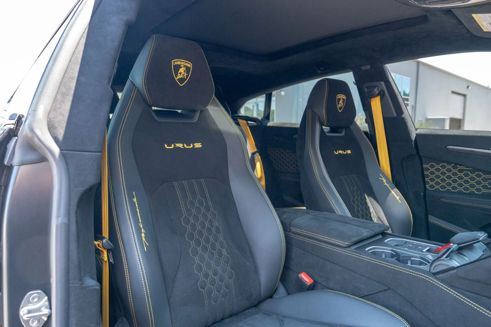 mph050_2976388298_Used_2023_Lamborghini_Urus_Performante_1754671742_de60114345