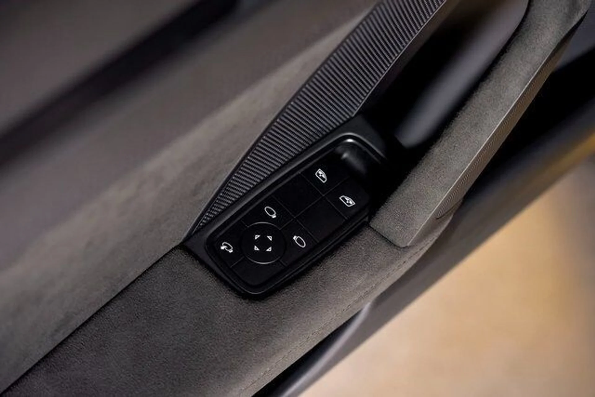 mph050_3008302001_f683cd147a4960f2426d7ef6976d42fax_aa2ee909f2