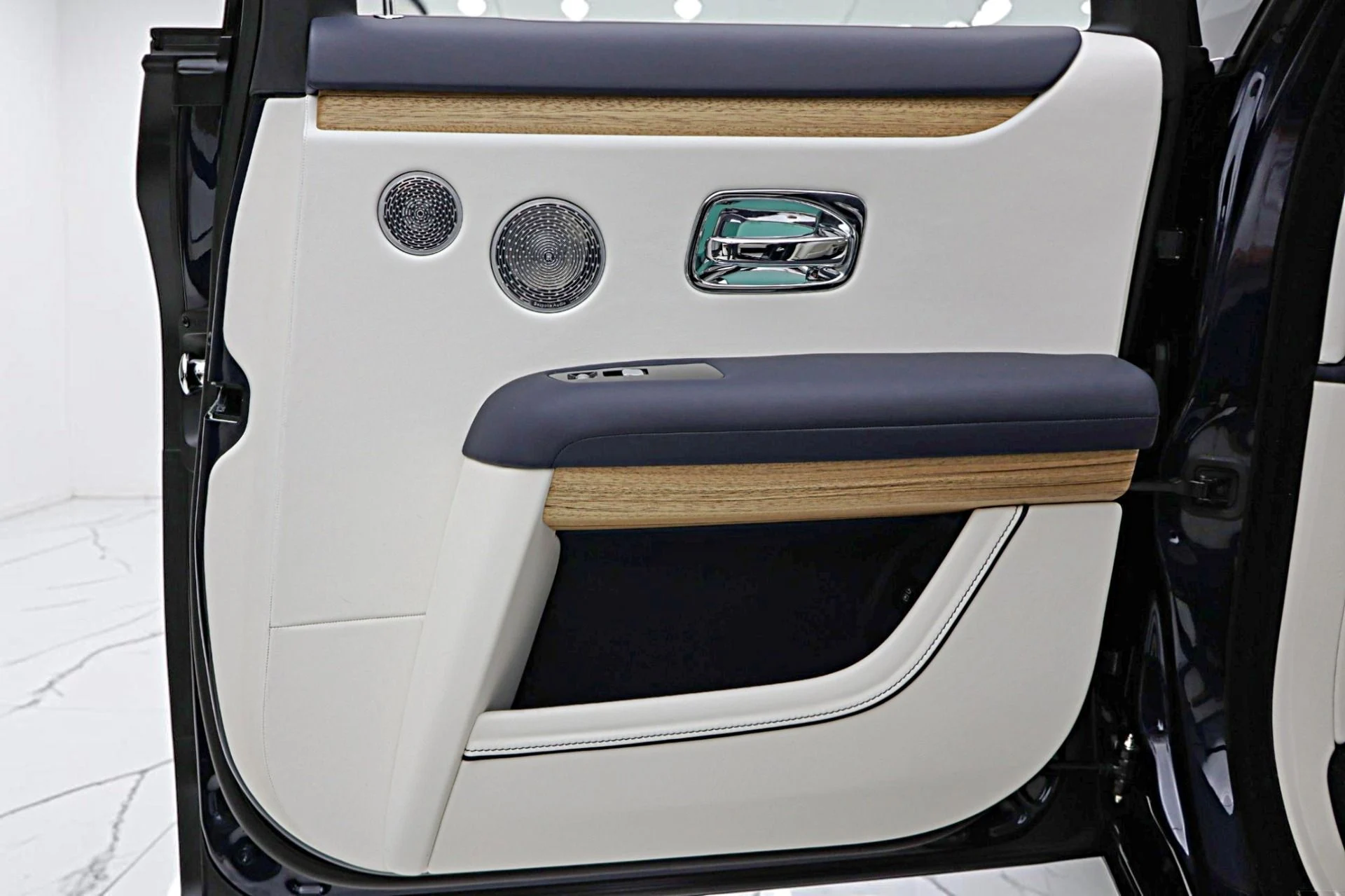 mph050_3027914022_New_2025_Rolls_Royce_Ghost_LEASE_OPTIONS_AVAILABLE_78167e3cbb