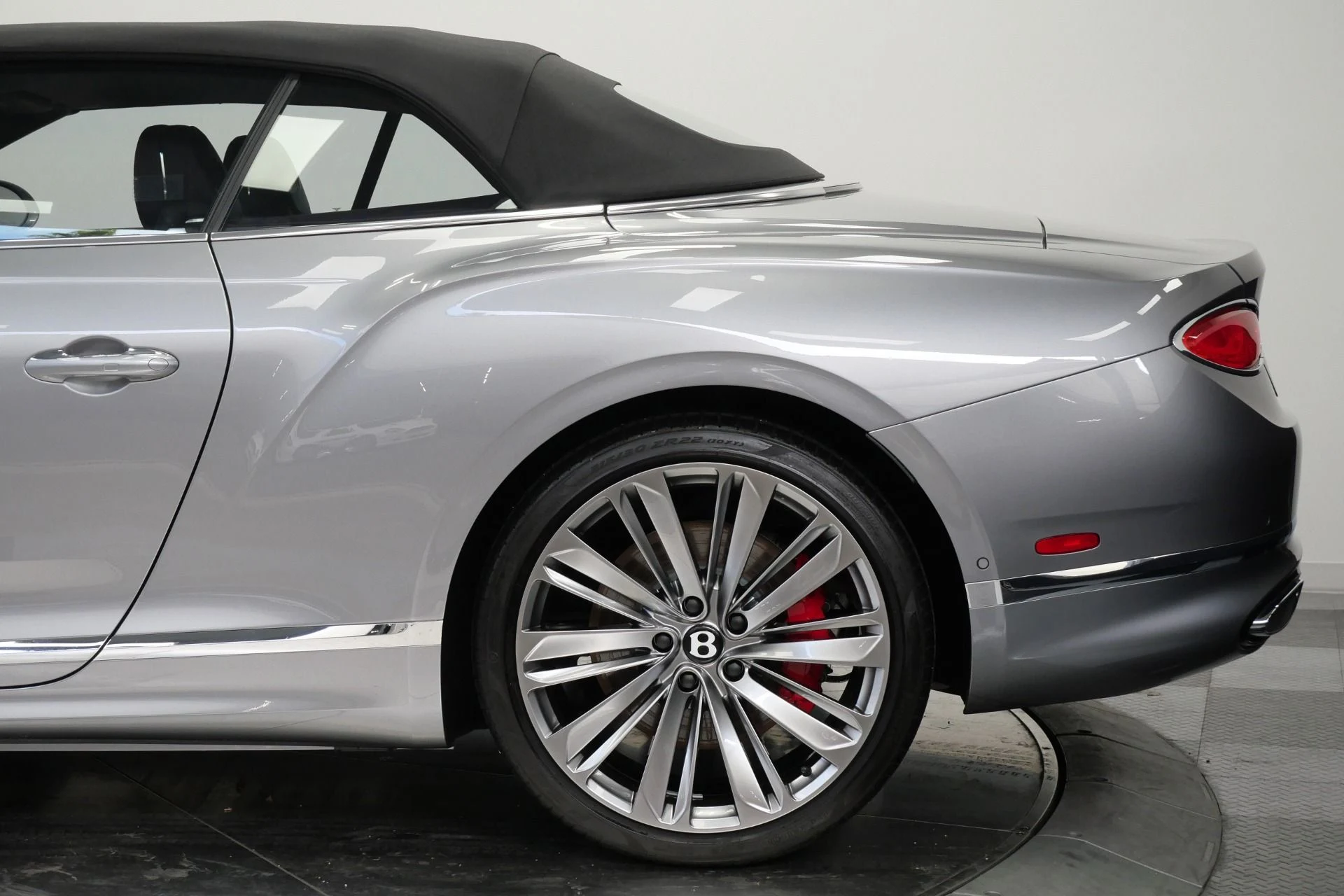 mph050_30573386_Used_2023_Bentley_Continental_GTC_Speed_Low_Miles_Touring_Specification_Front_Seat_Comfort_1780072023_a3cfb383a8