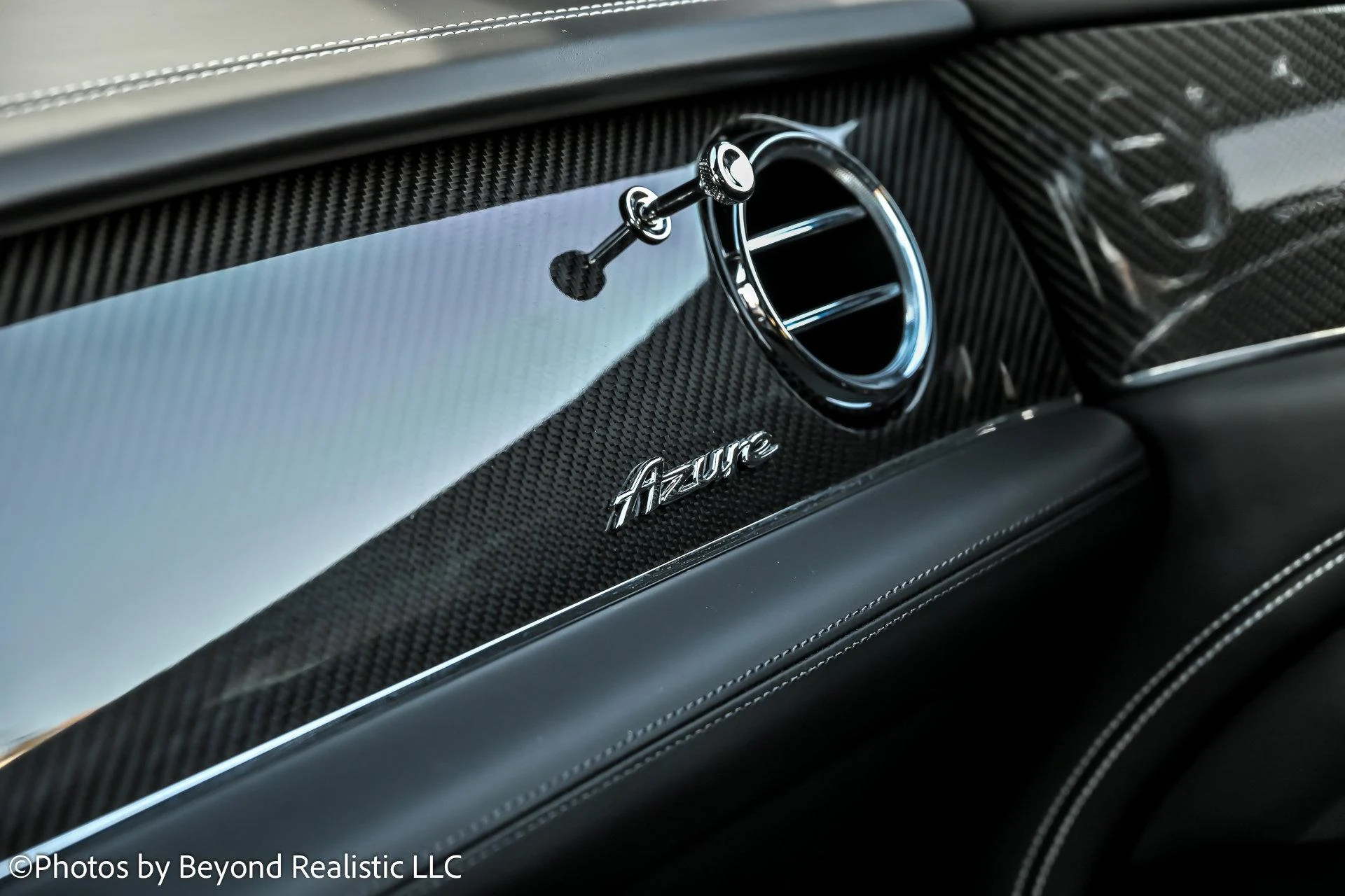 mph050_3057582995_Used_2024_Bentley_Bentayga_V8_1764105201_7d6c75bba3